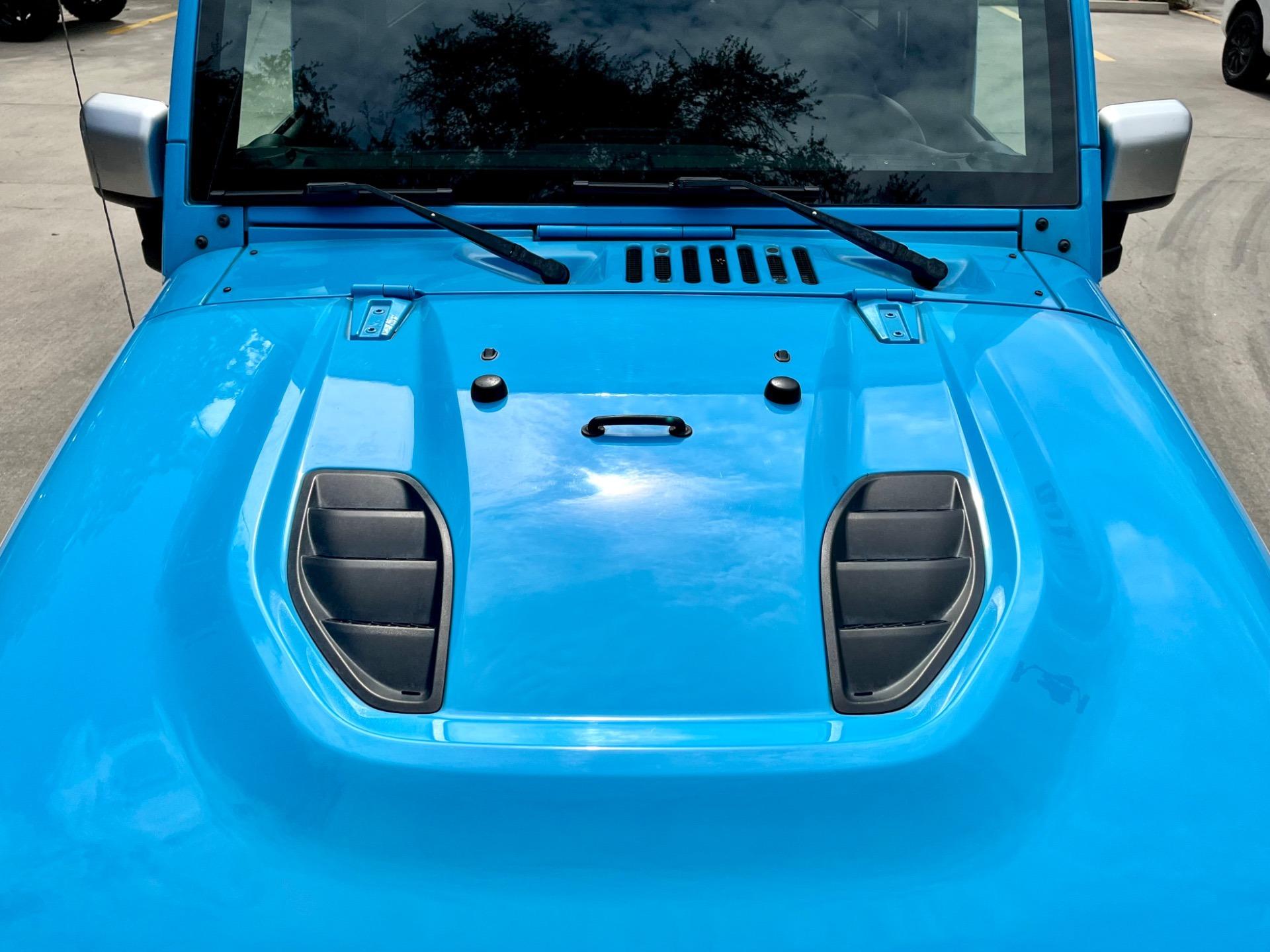 2017 Jeep Wrangler Unlimited Chief Edition - 3