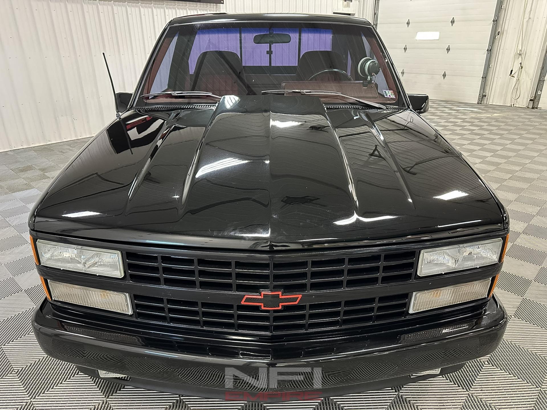 1990 Chevrolet C1500 Cheyenne Reg Cab - 3