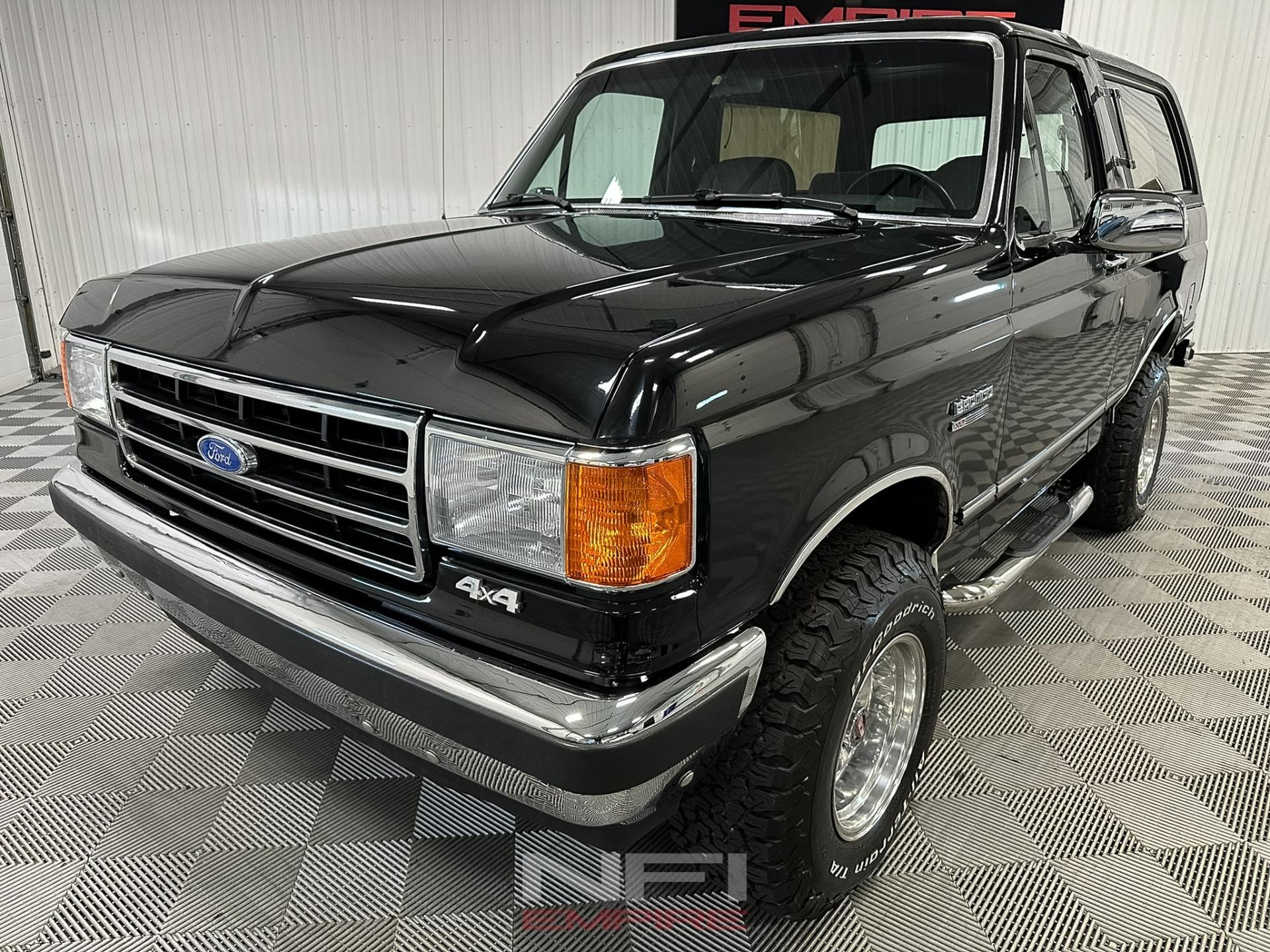 1989 Ford Bronco XLT - 4