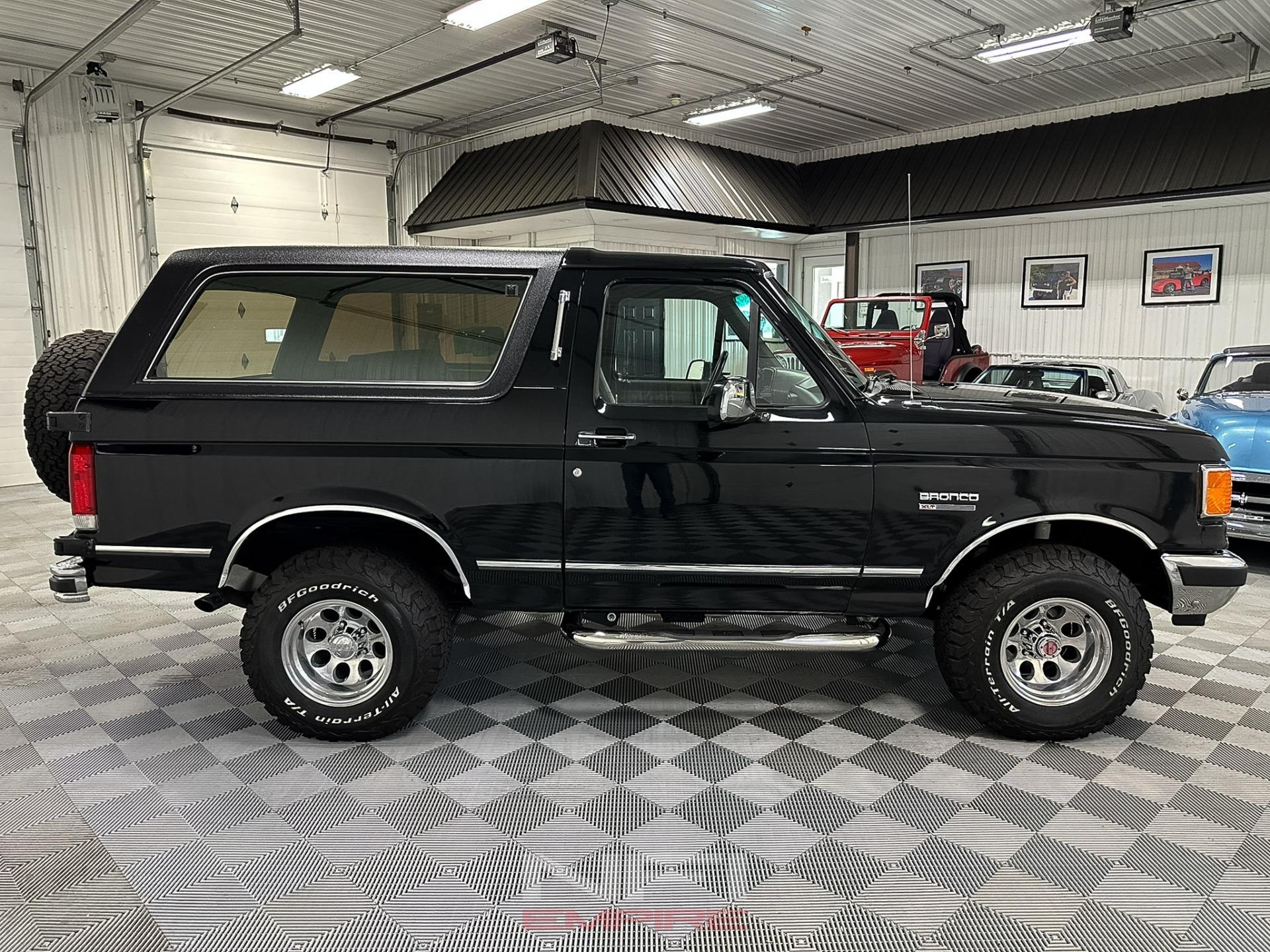 1989 Ford Bronco XLT