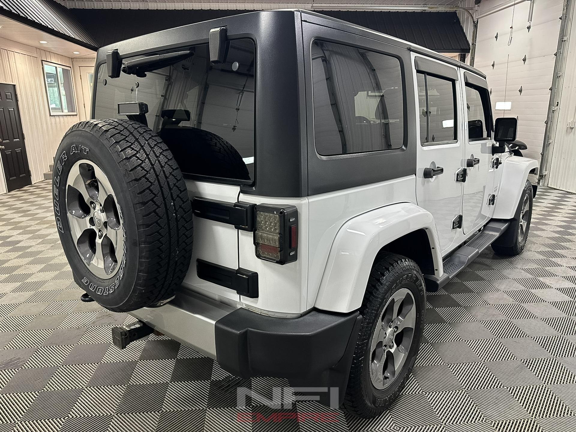 2017 Jeep Wrangler Unlimited Sahara - 3