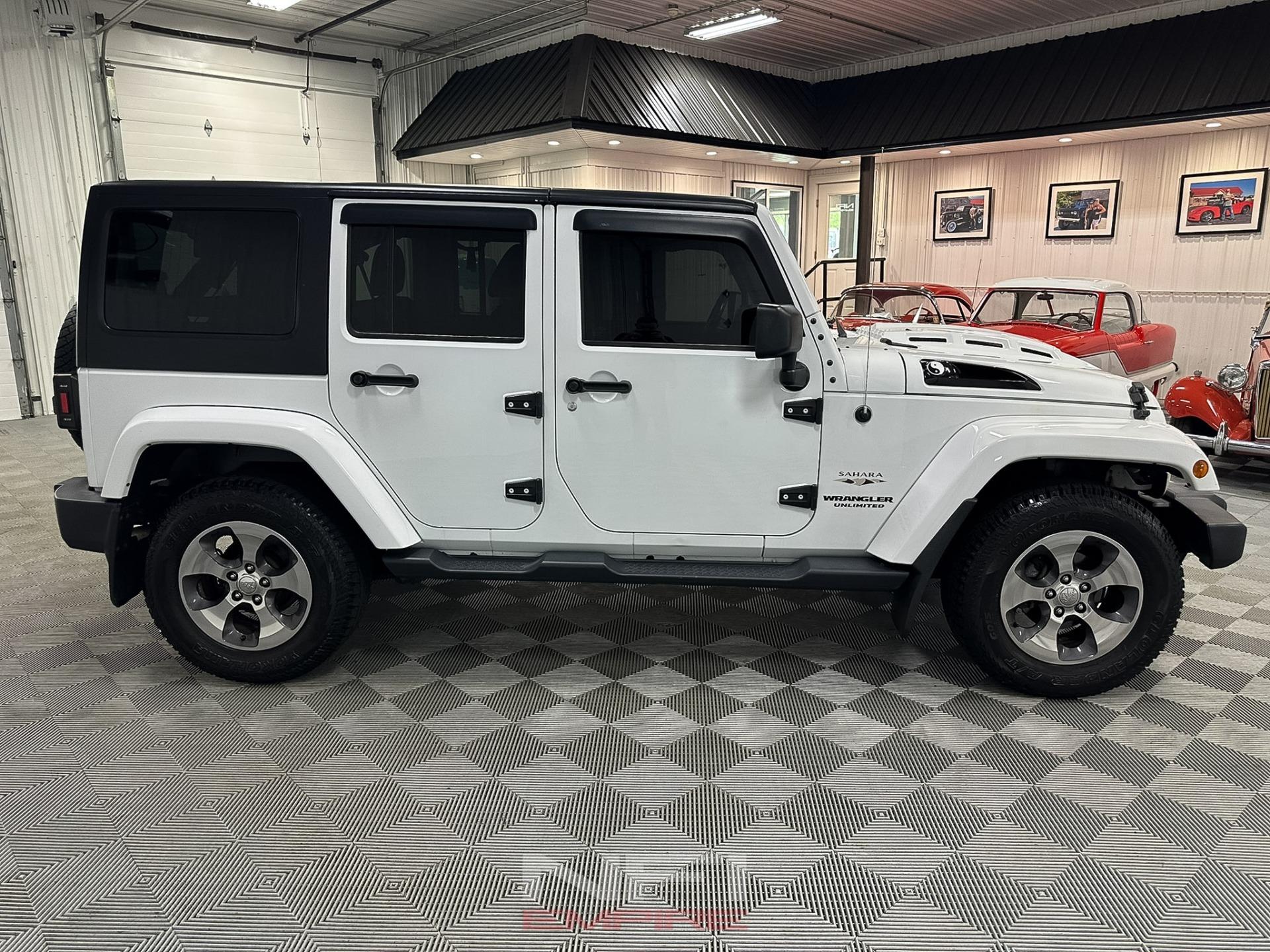 2017 Jeep Wrangler Unlimited Sahara - 2