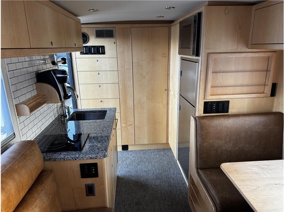 2016 Earthroamer XV-LTS 165