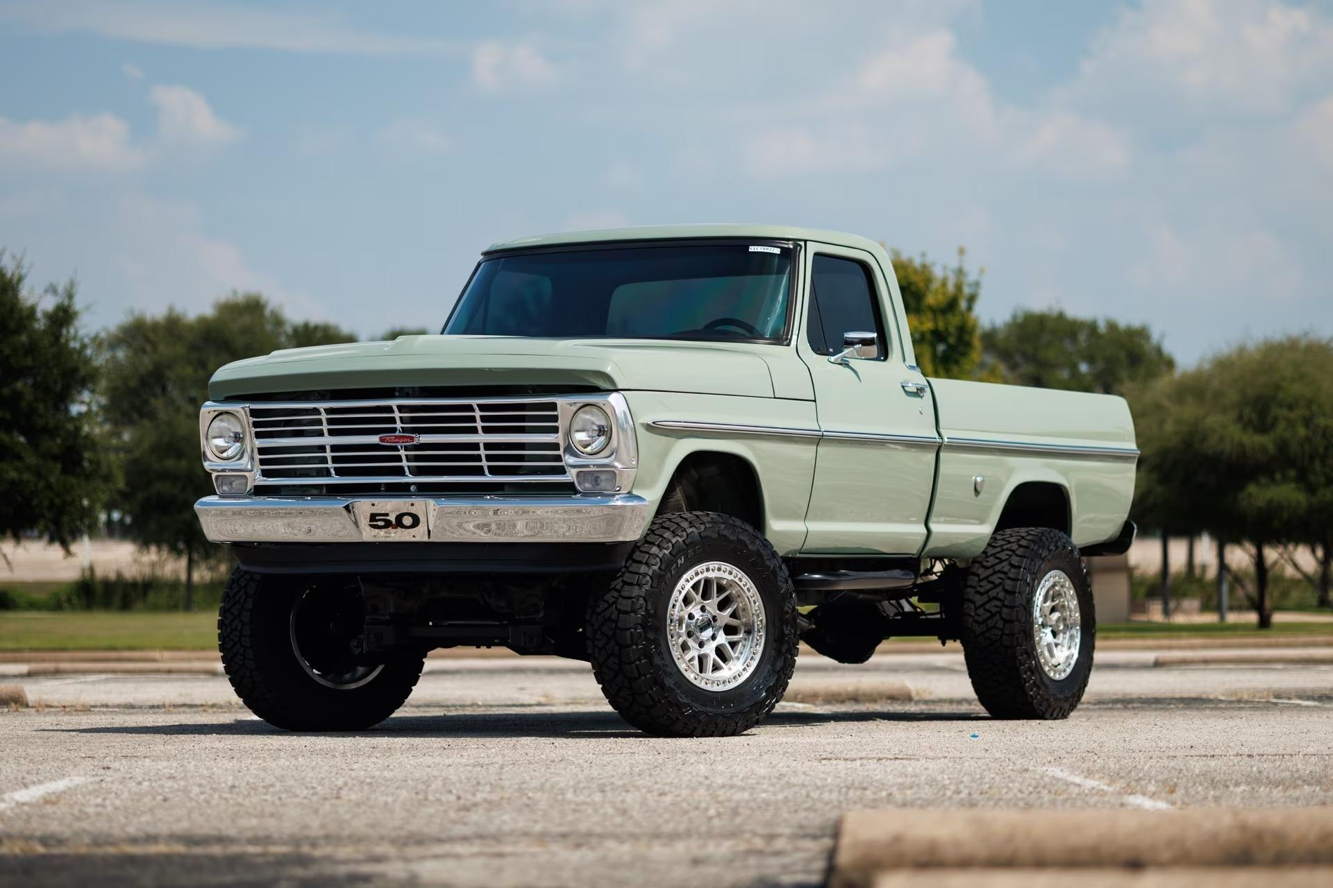  Ford F-100