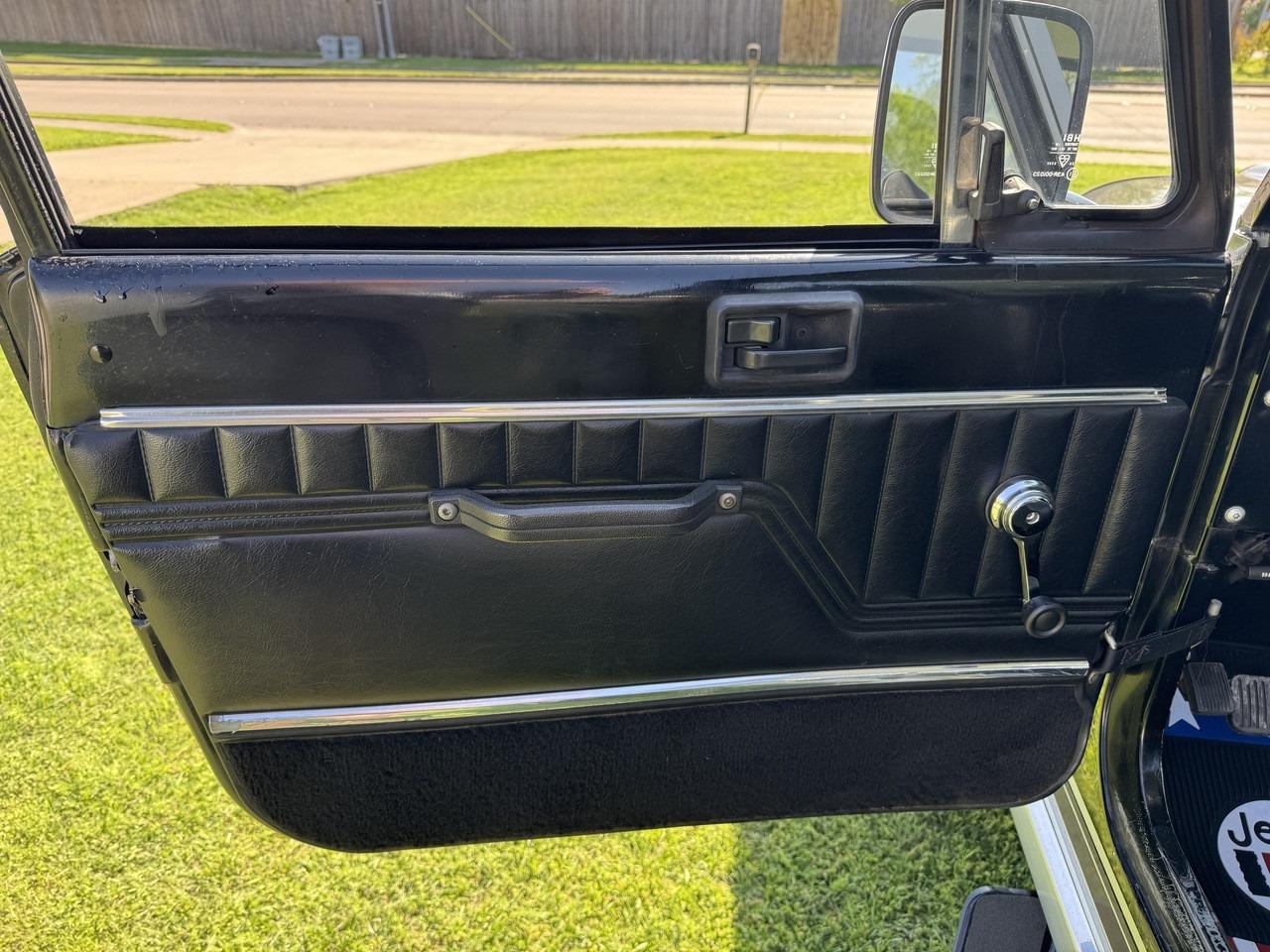 1984 Jeep CJ-8 Scrambler Laredo