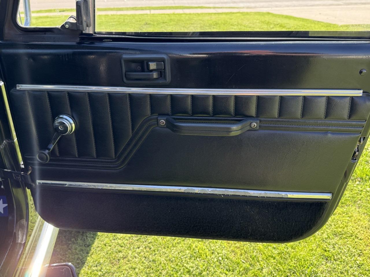 1984 Jeep CJ-8 Scrambler Laredo