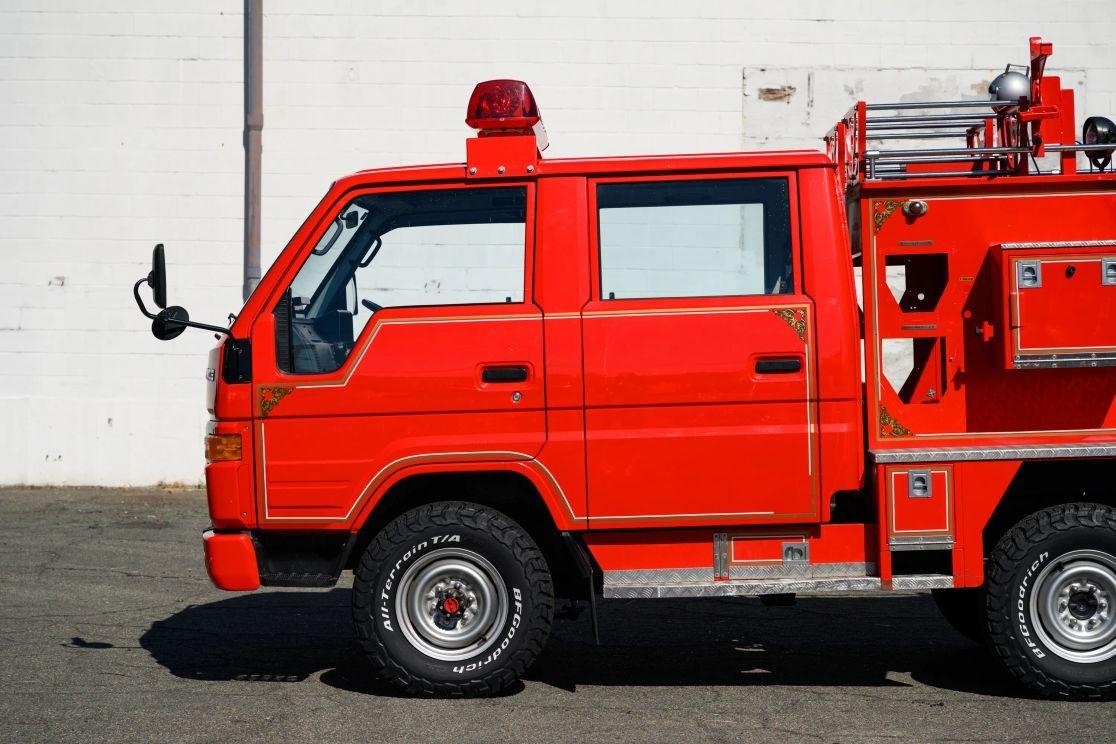 1995 Toyota Hiace Fire Truck 4×4