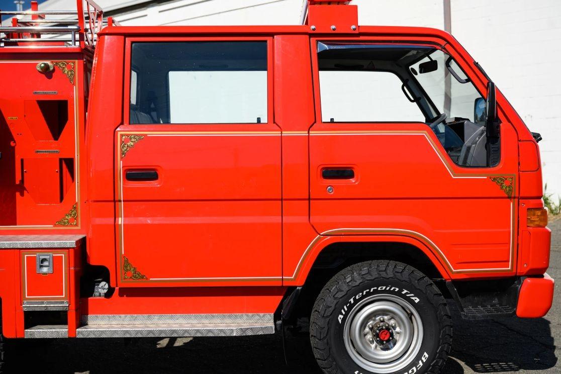 1995 Toyota Hiace Fire Truck 4×4