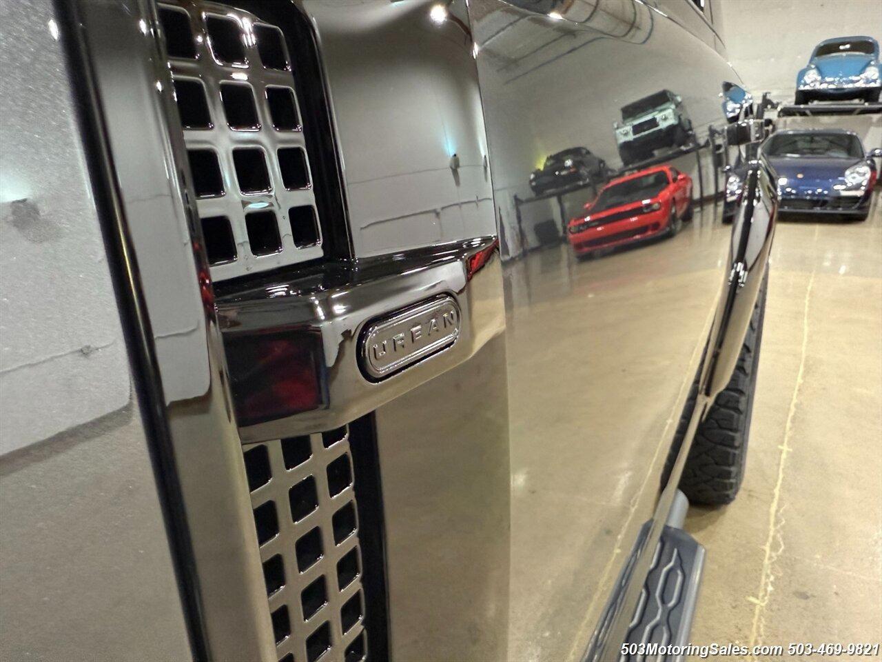 2024 Land Rover Defender 90 Urban Widetrack