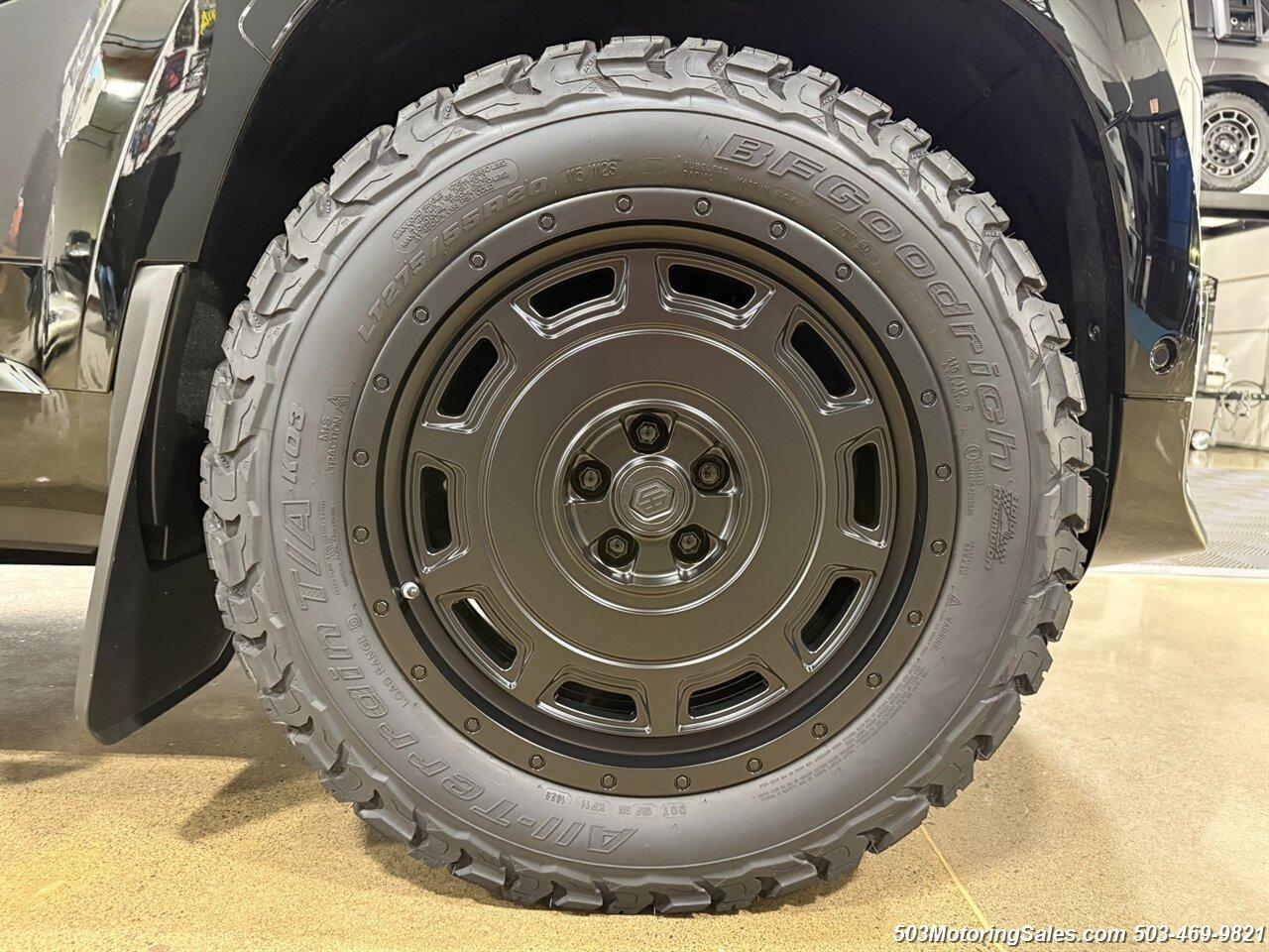 2024 Land Rover Defender 90 Urban Widetrack