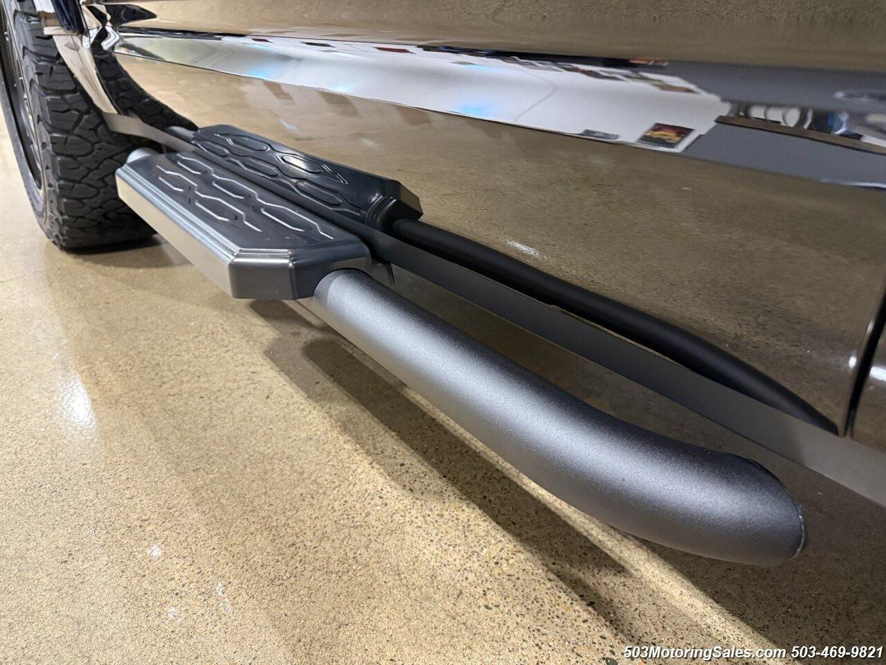 2024 Land Rover Defender 90 Urban Widetrack