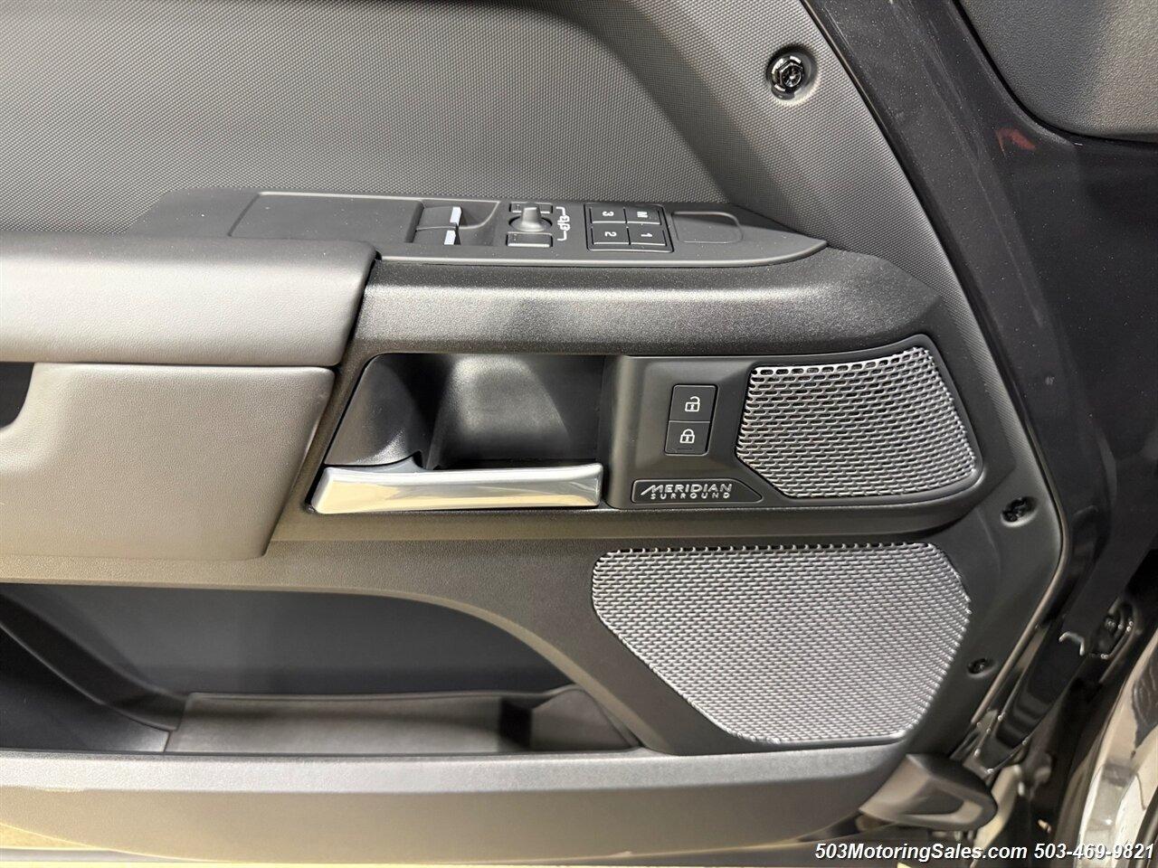 2024 Land Rover Defender 90 Urban Widetrack