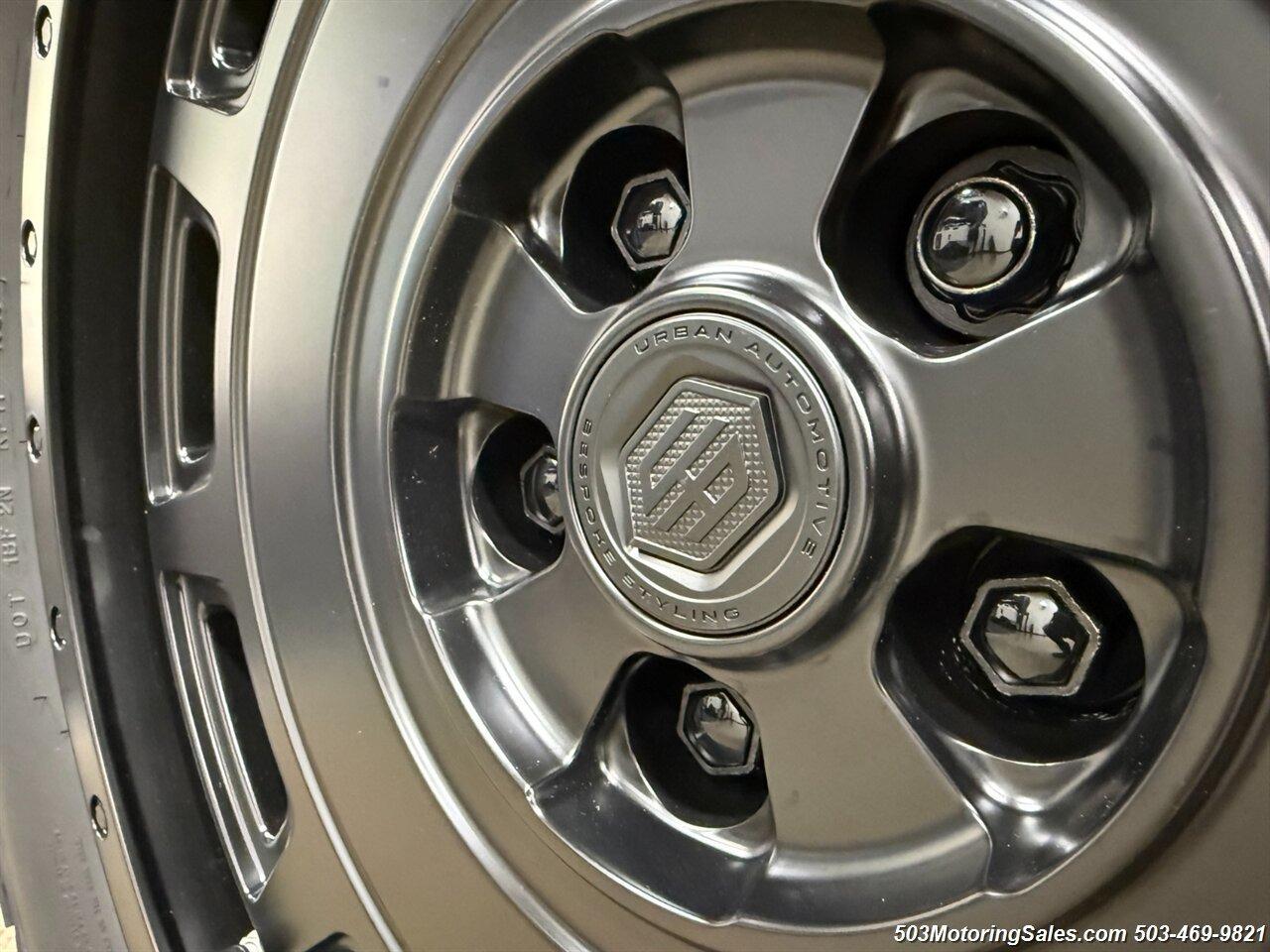 2024 Land Rover Defender 90 Urban Widetrack