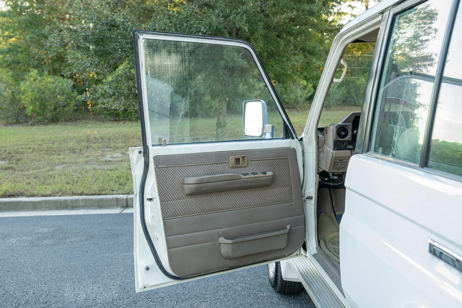 1995 Toyota Land Cruiser RJ77