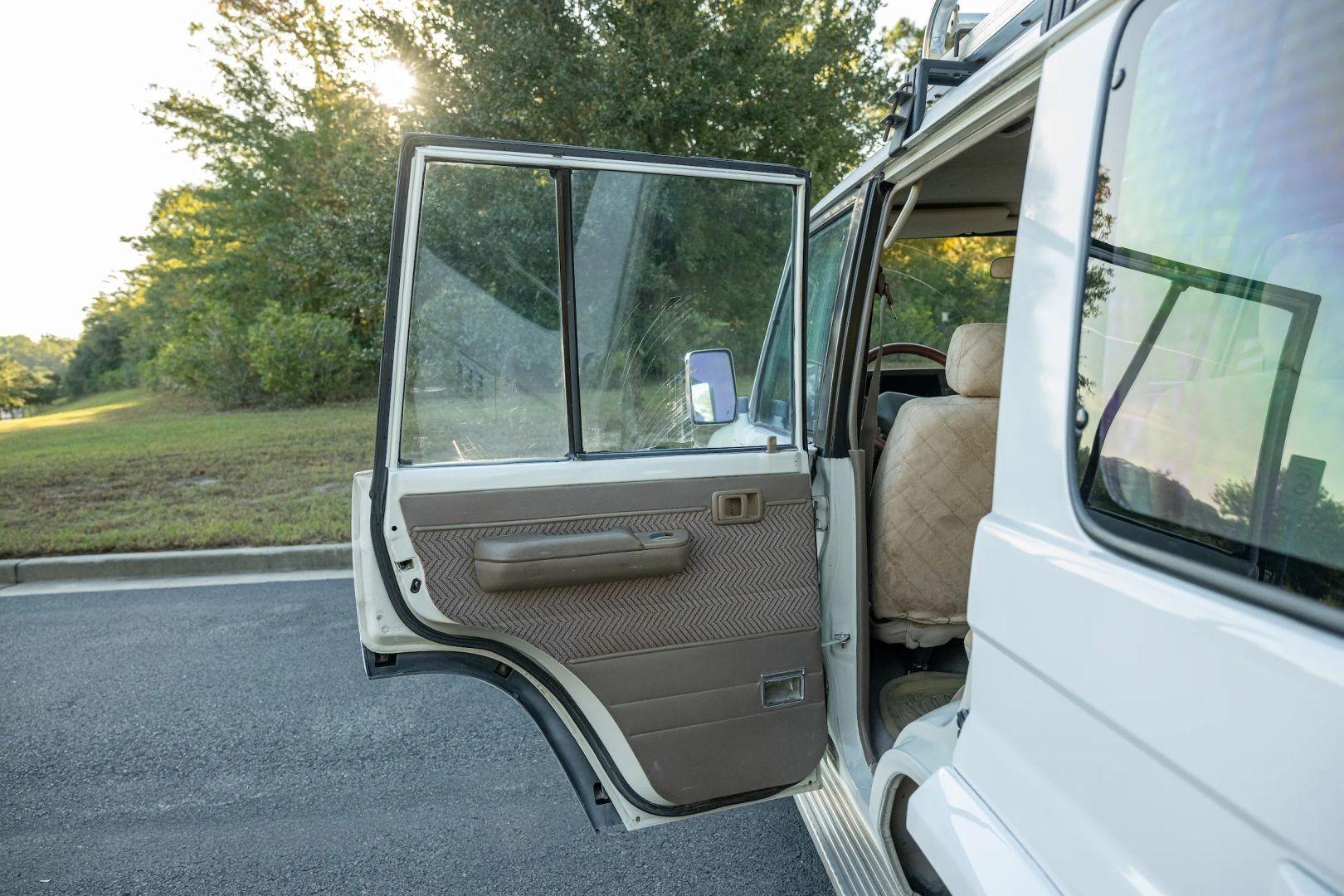 1995 Toyota Land Cruiser RJ77