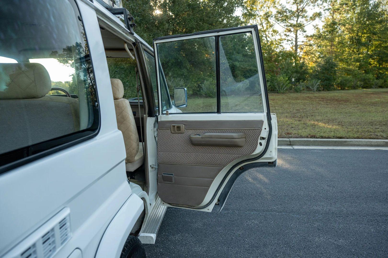 1995 Toyota Land Cruiser RJ77