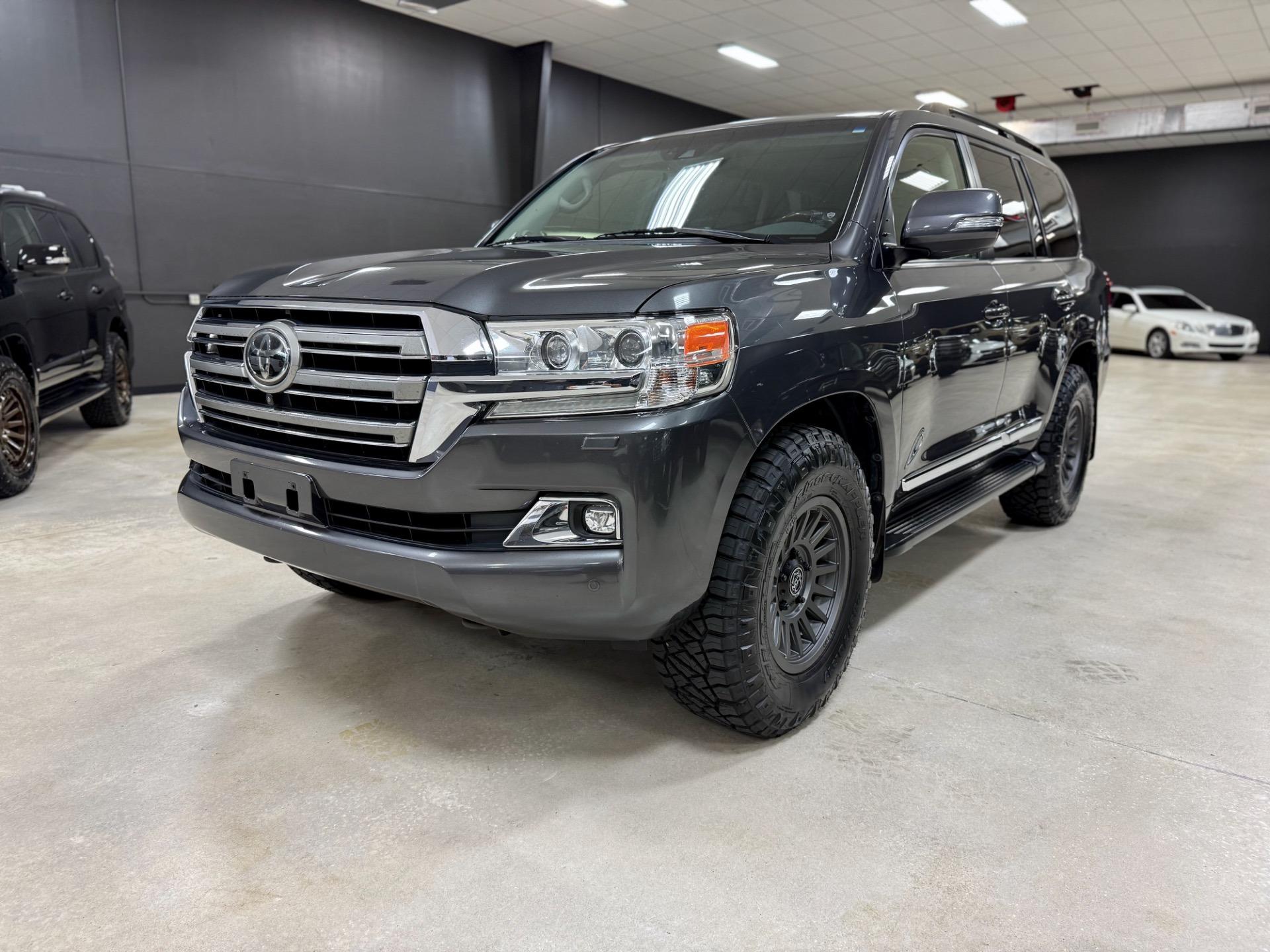 2016 Toyota Land Cruiser - 2