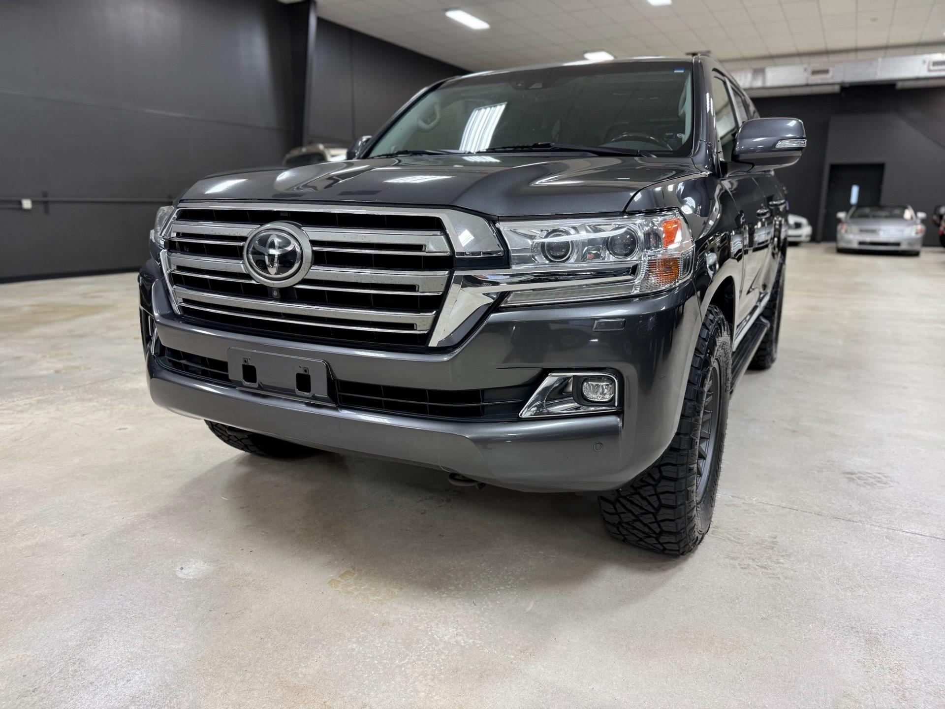 2016 Toyota Land Cruiser - 3
