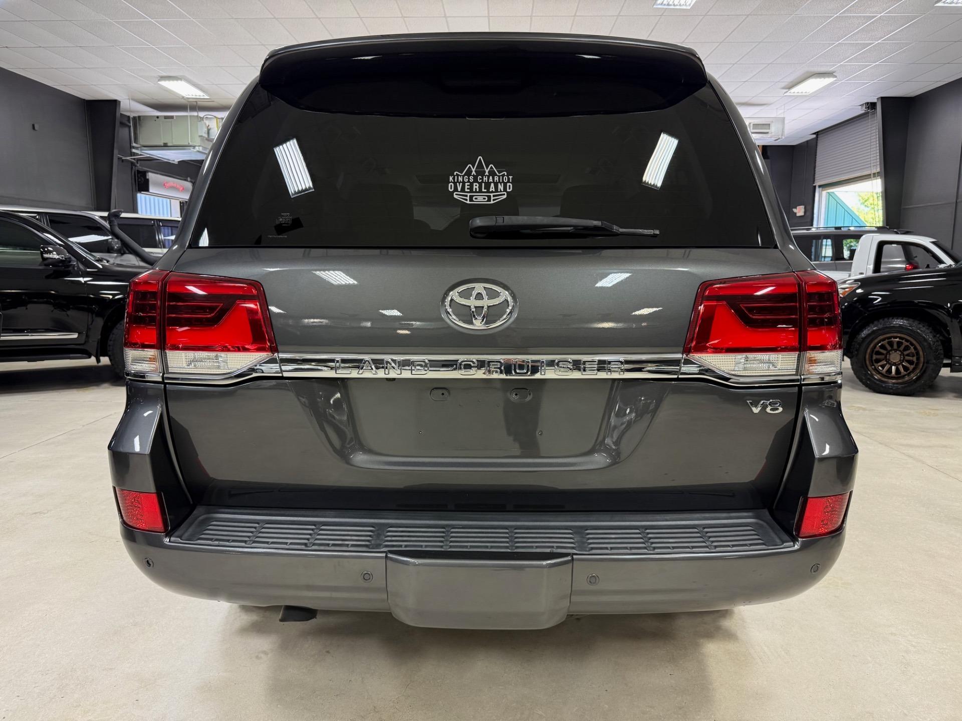 2016 Toyota Land Cruiser