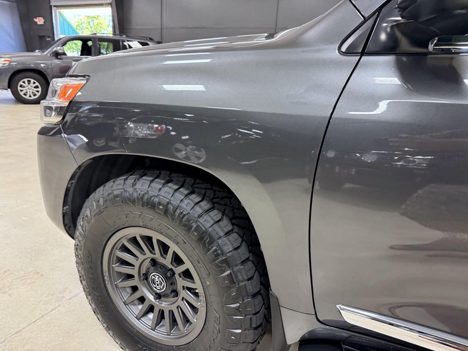 2016 Toyota Land Cruiser