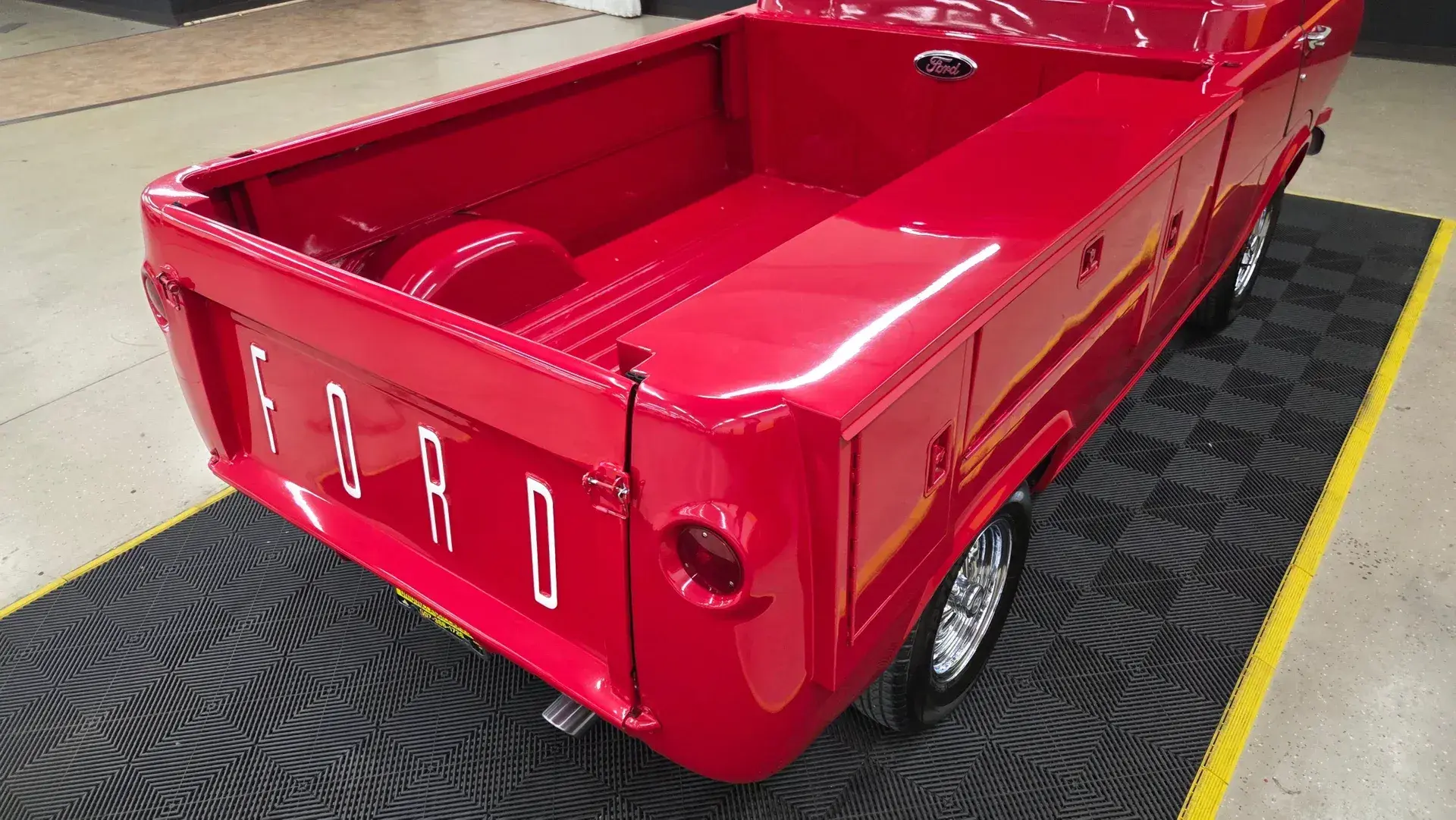 1965 Ford E100 Econoline