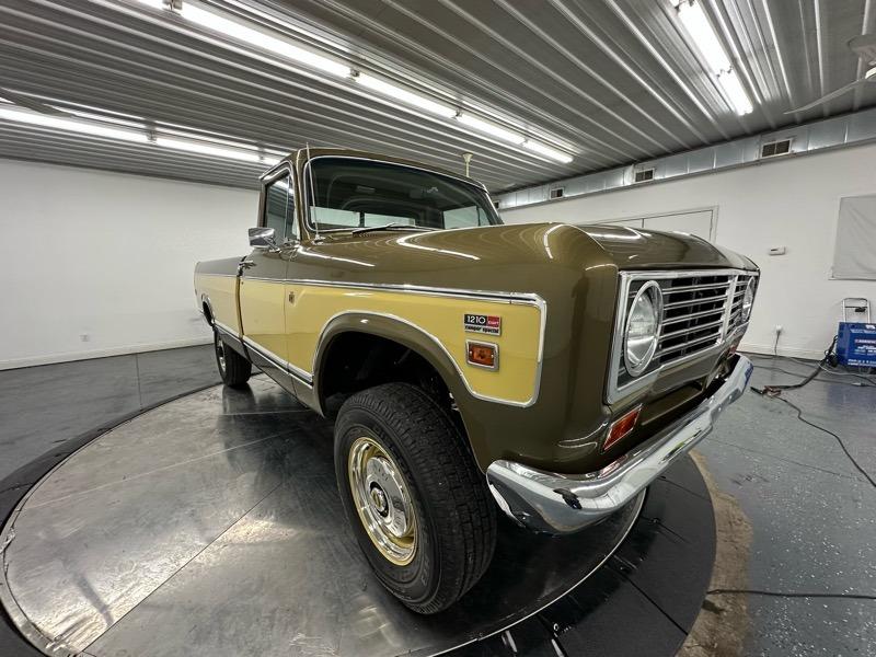 1973 International Harvester 1210 Camper Special