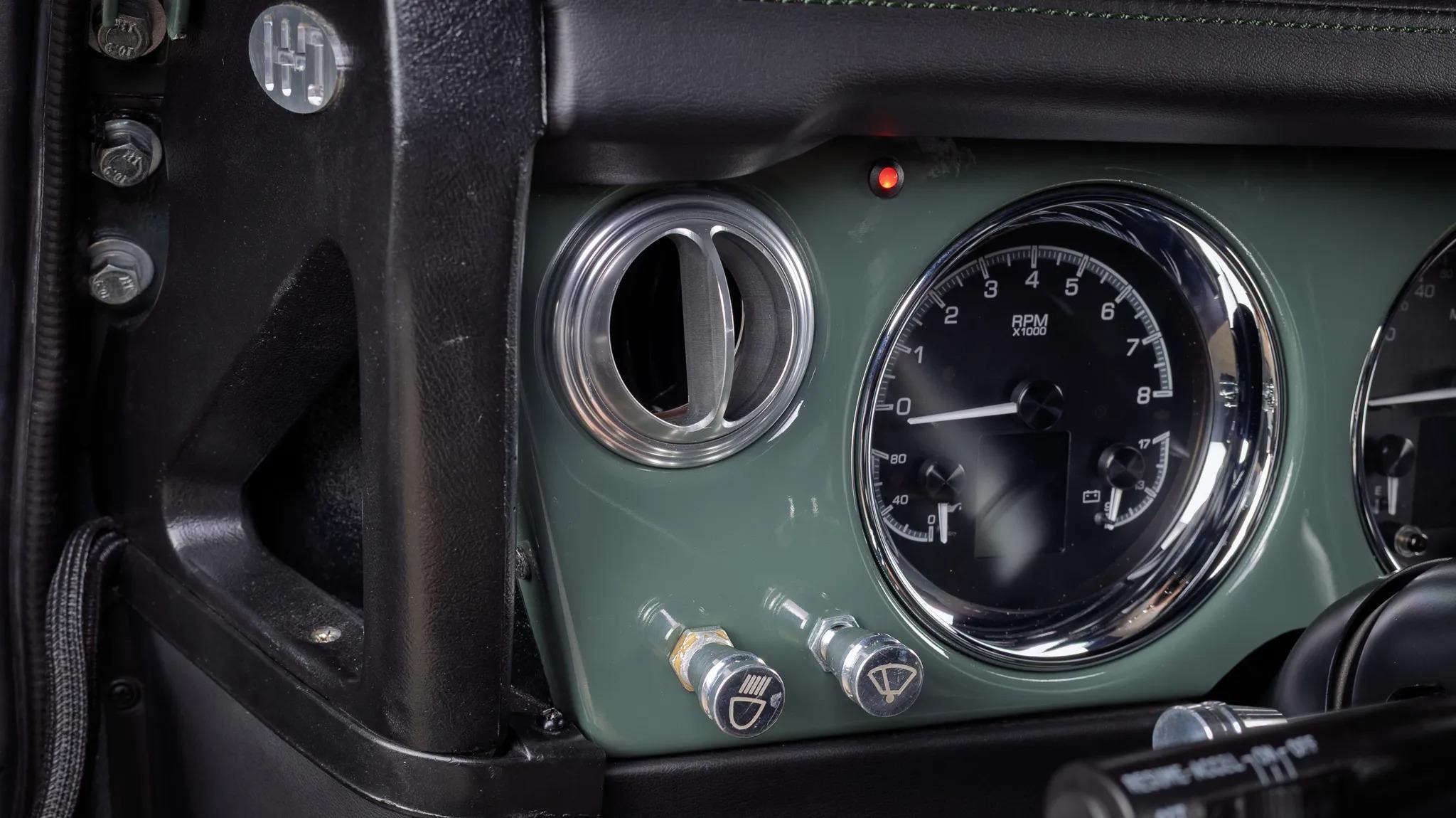 1987 Land Rover Defender