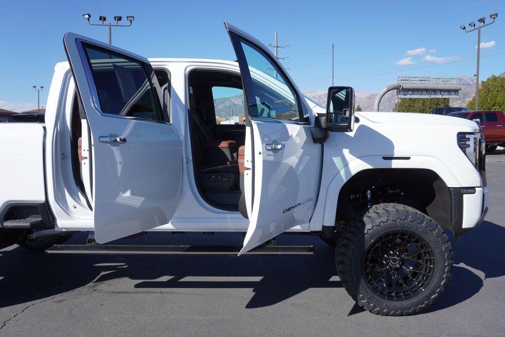 2025 GMC Sierra 3500HD Denali