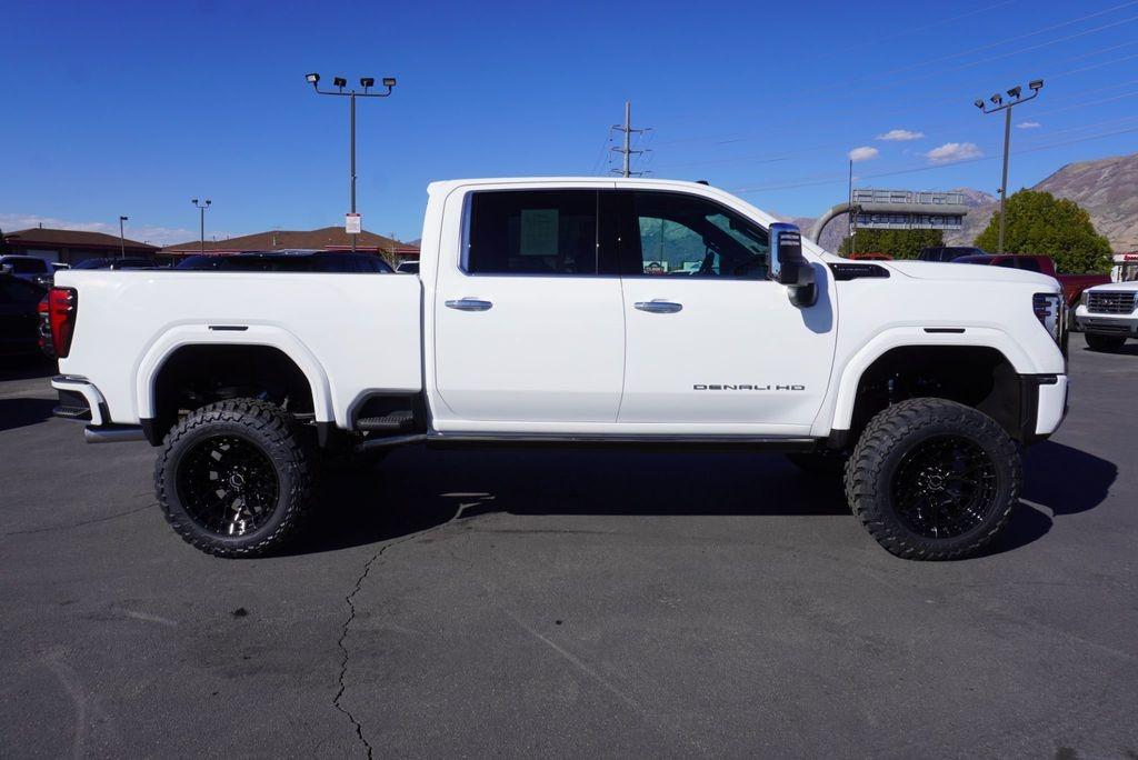 2025 GMC Sierra 3500HD Denali