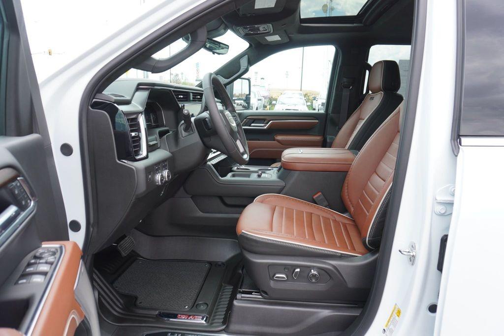 2025 GMC Sierra 3500HD Denali