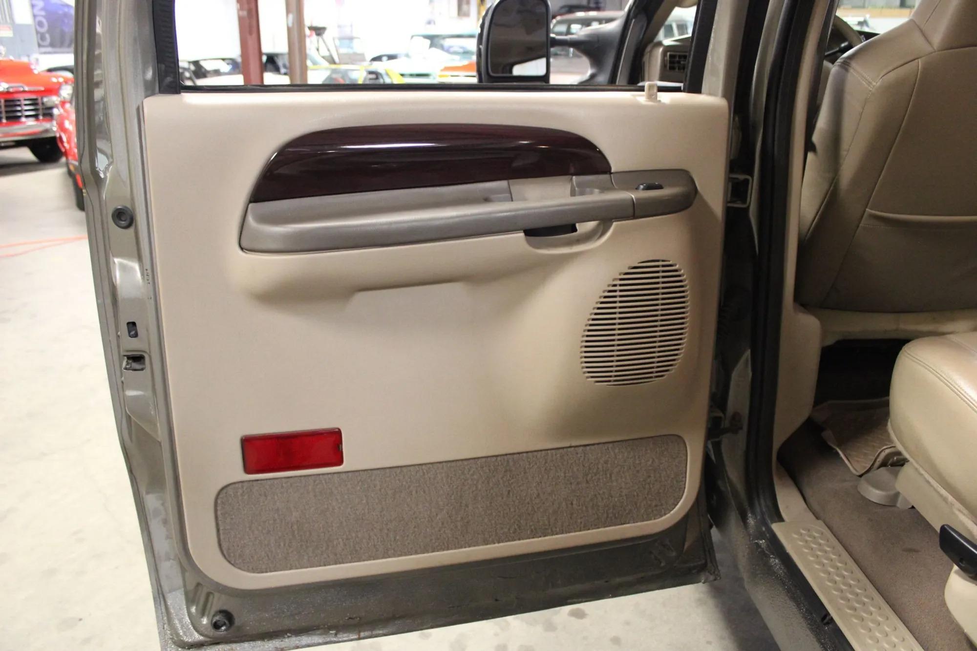 2004 Ford Excursion Limited