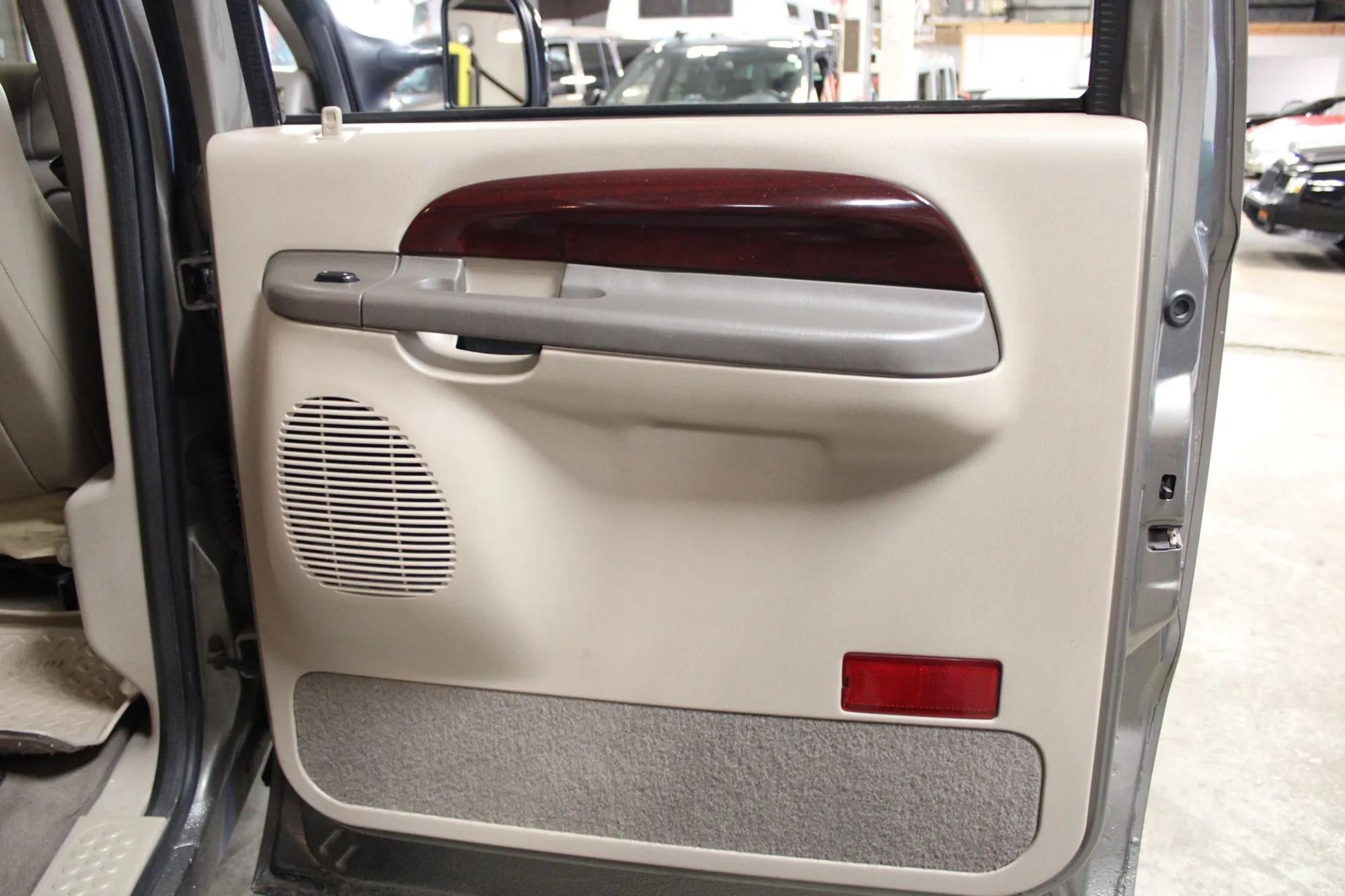 2004 Ford Excursion Limited