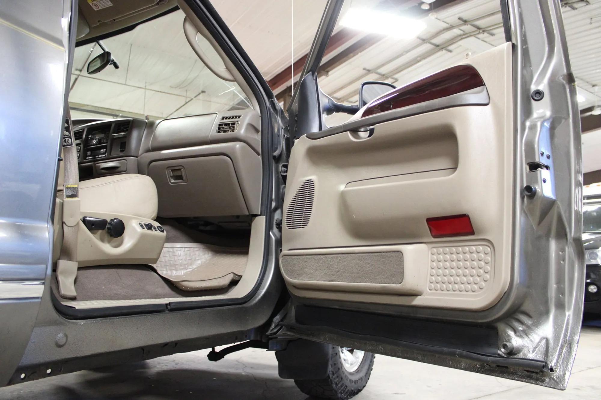 2004 Ford Excursion Limited