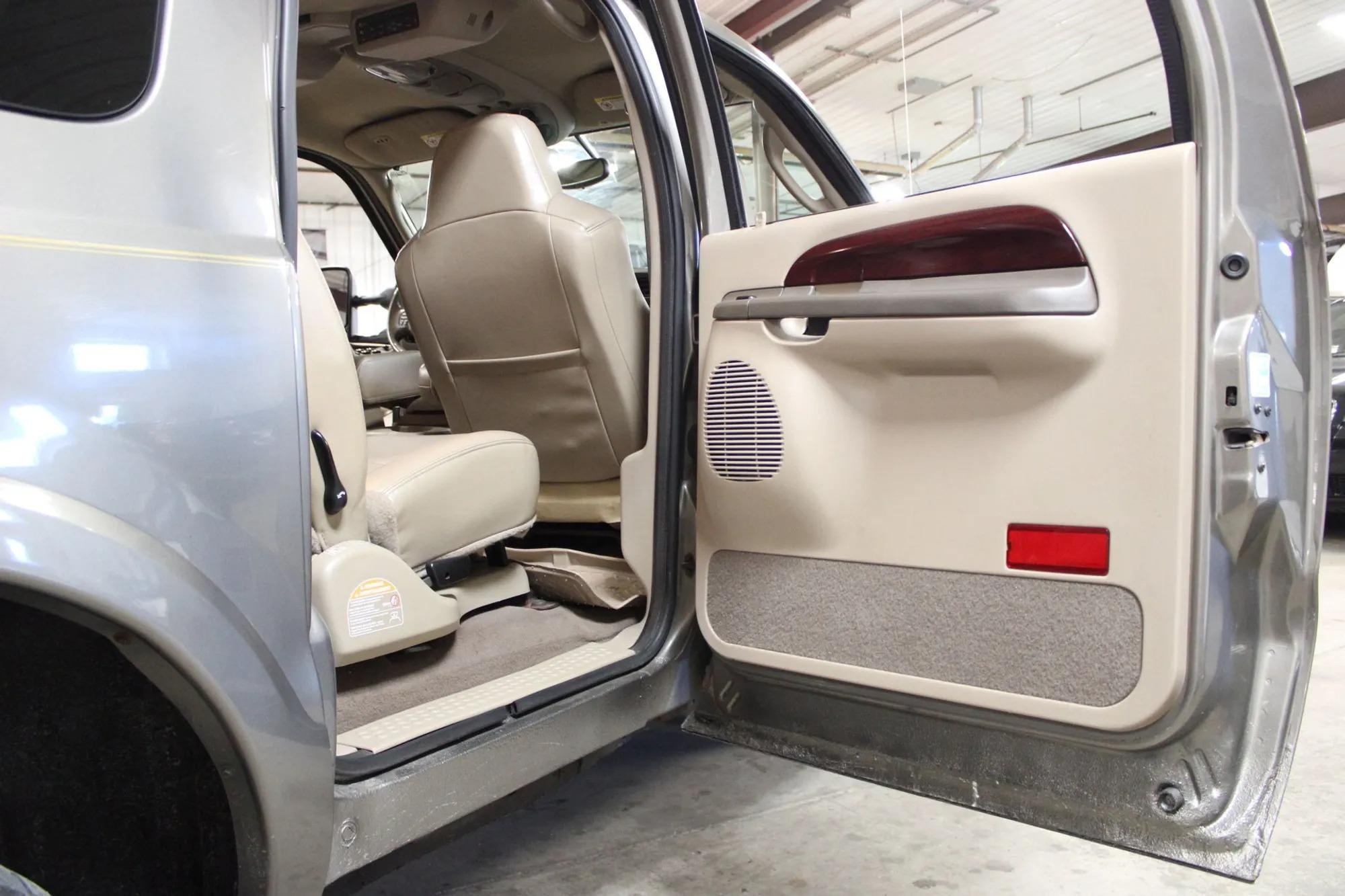 2004 Ford Excursion Limited