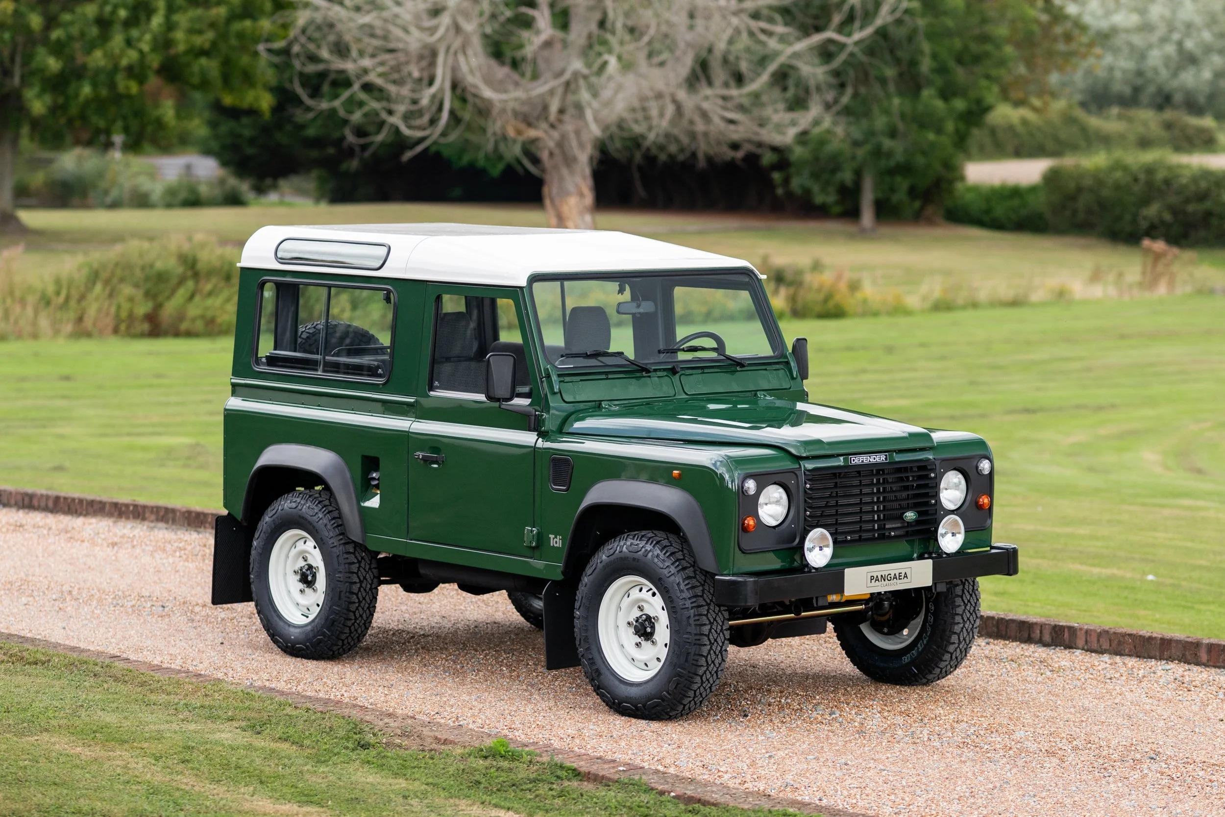  Land Rover Defender