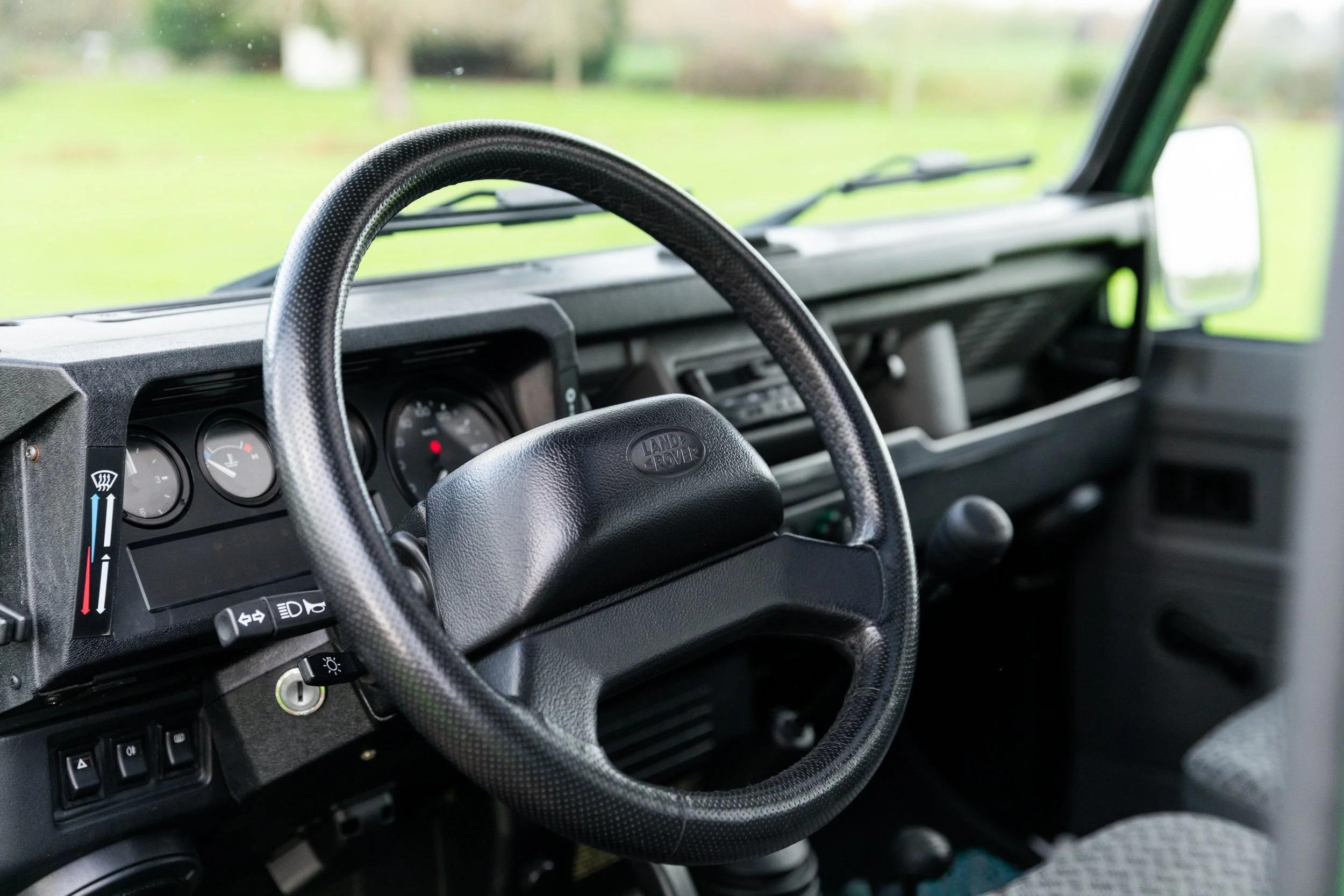 2000 Land Rover Defender 90