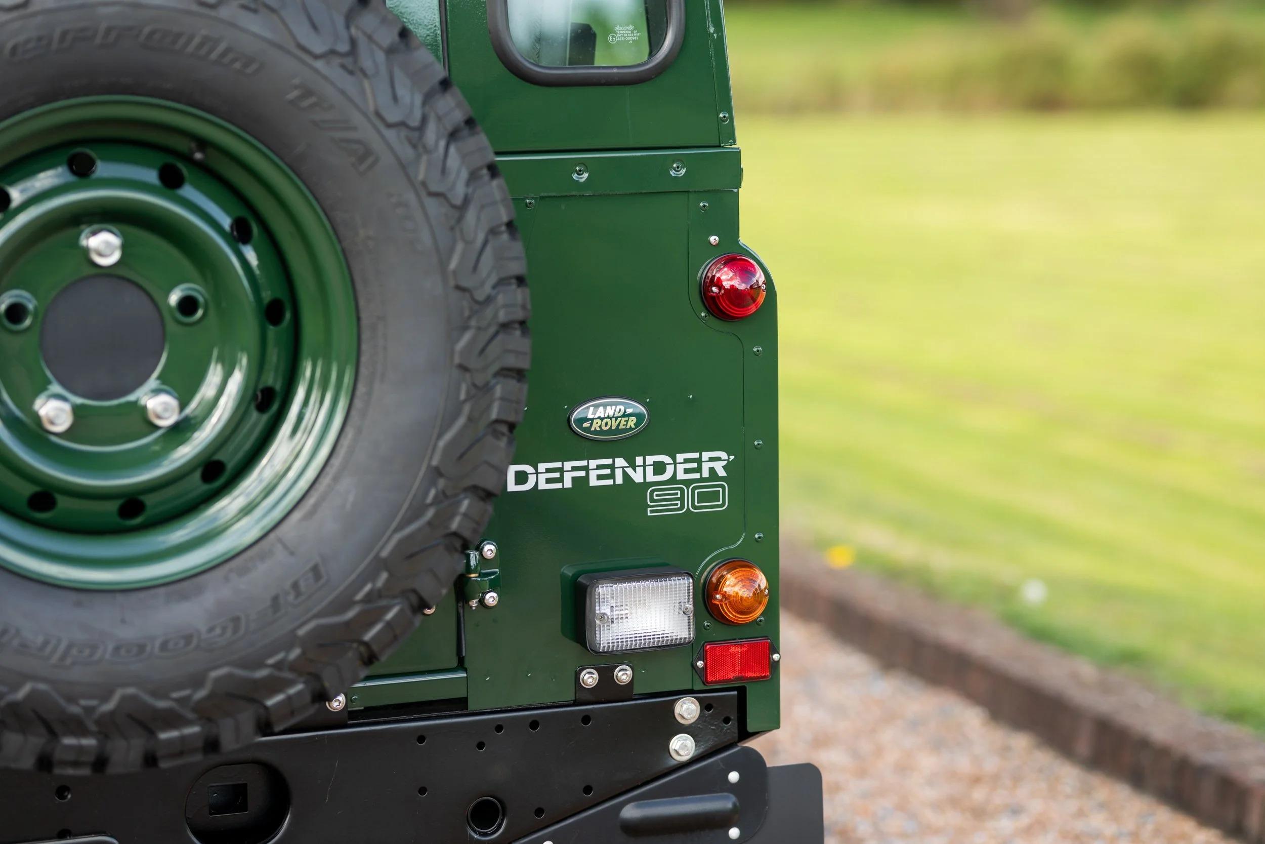 2000 Land Rover Defender 90