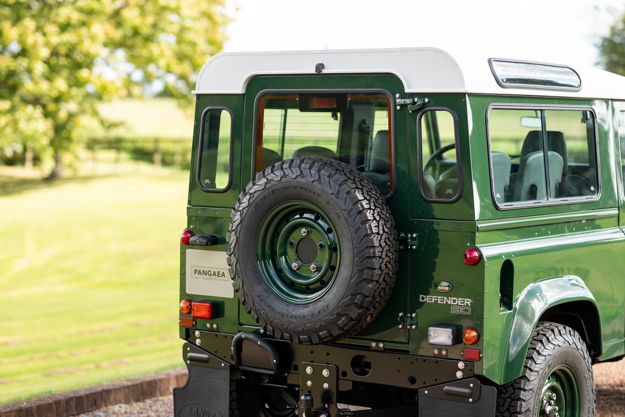 2000 Land Rover Defender 90