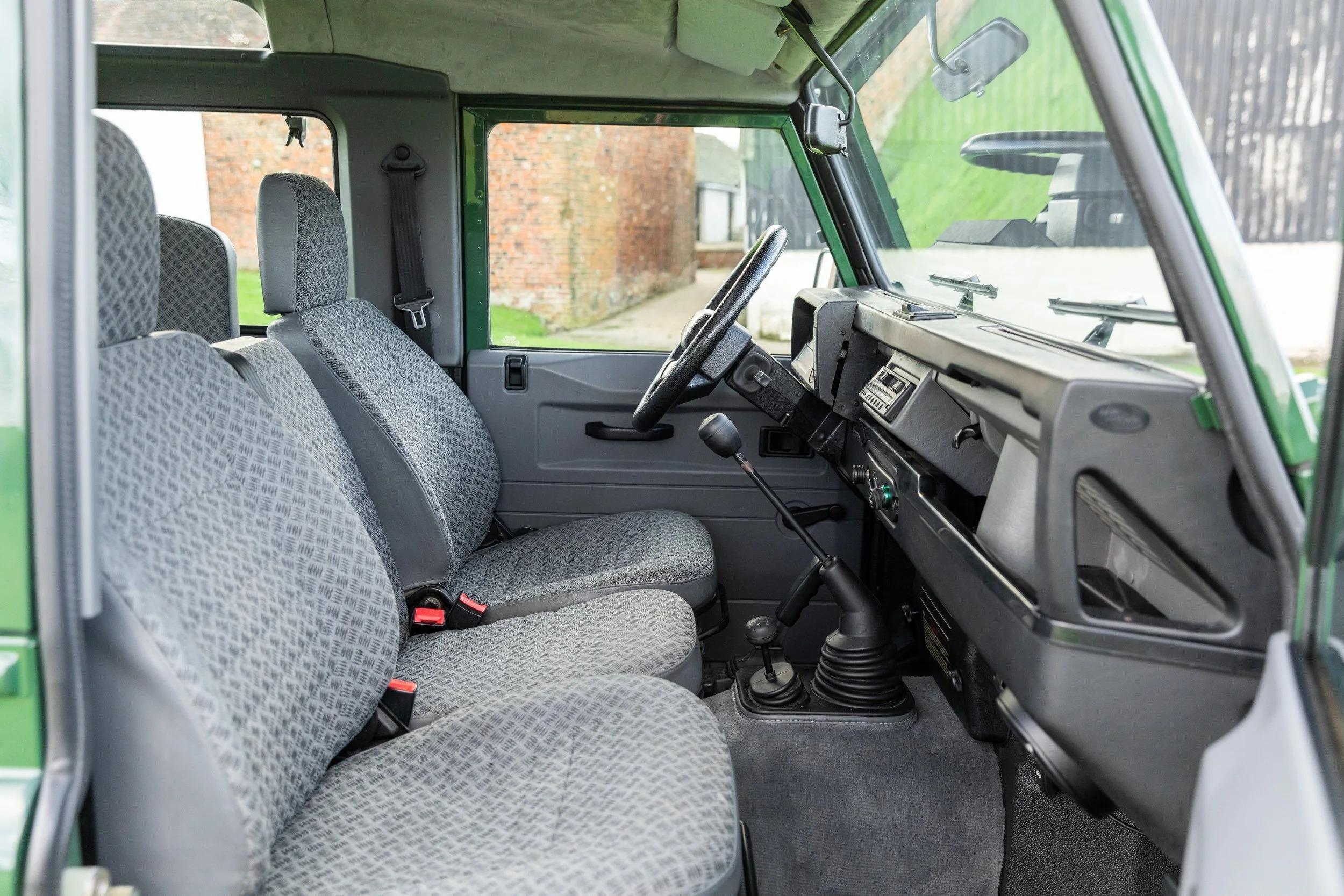 2000 Land Rover Defender 90