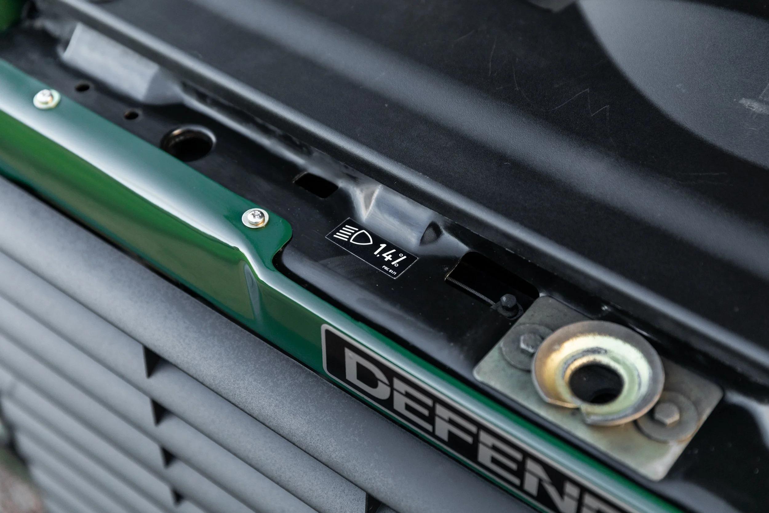 2000 Land Rover Defender 90