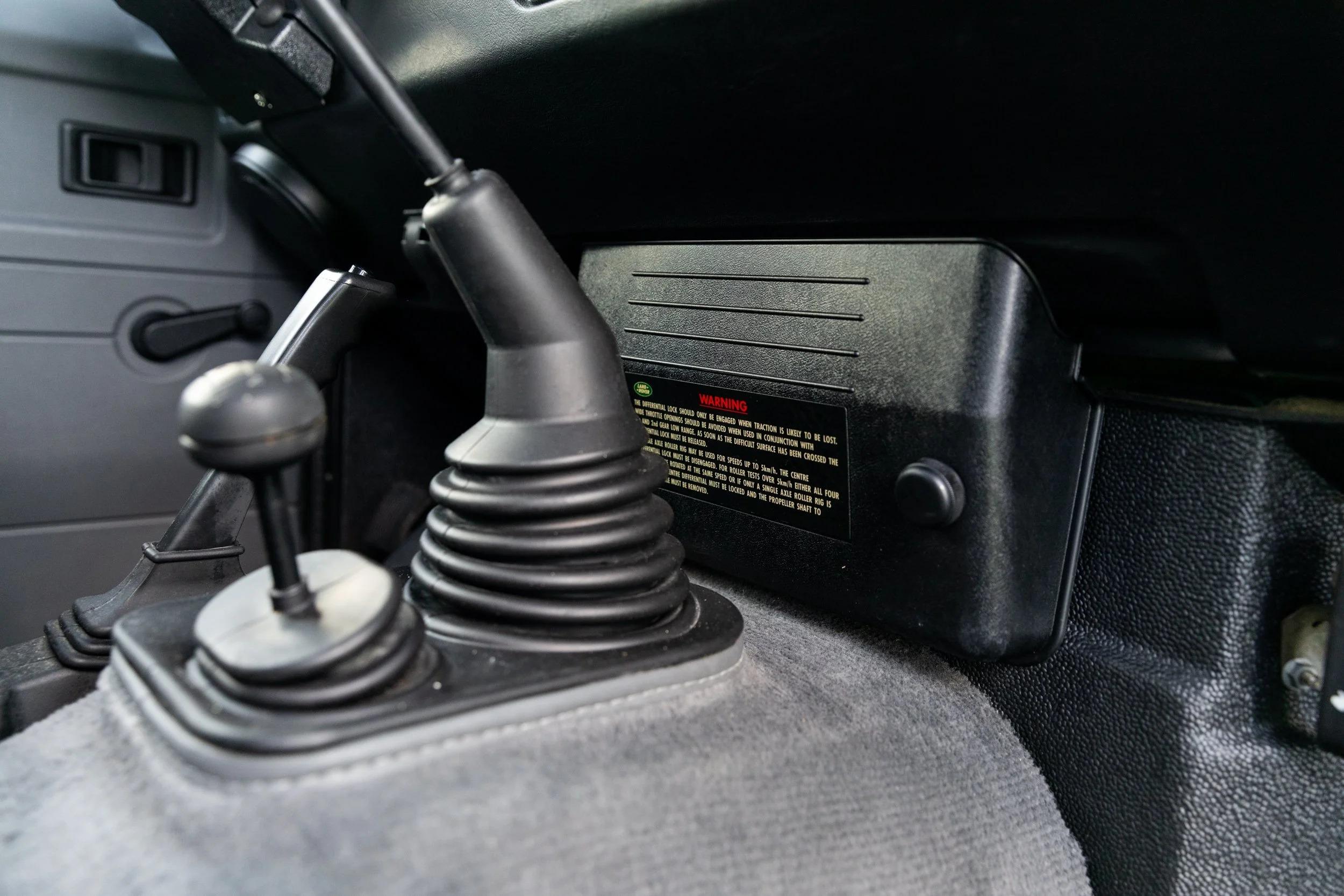 2000 Land Rover Defender 90