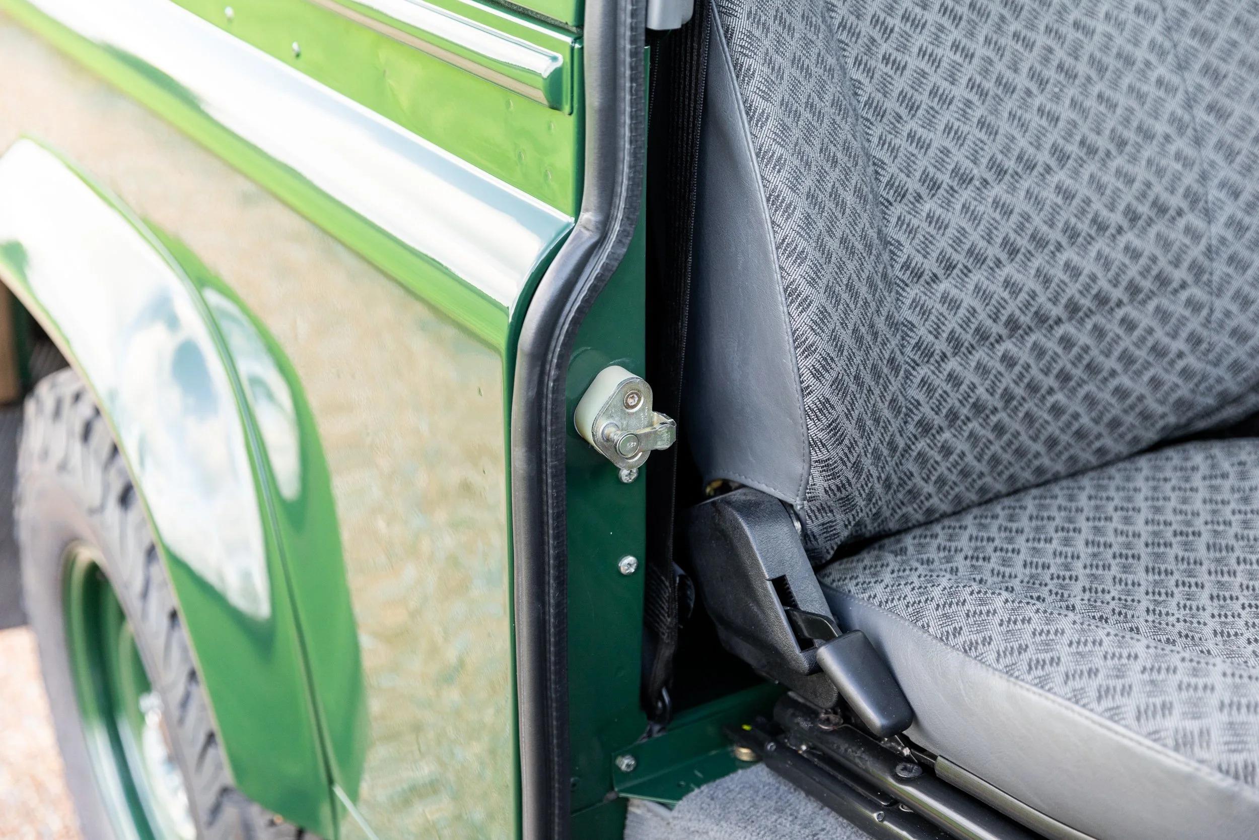 2000 Land Rover Defender 90