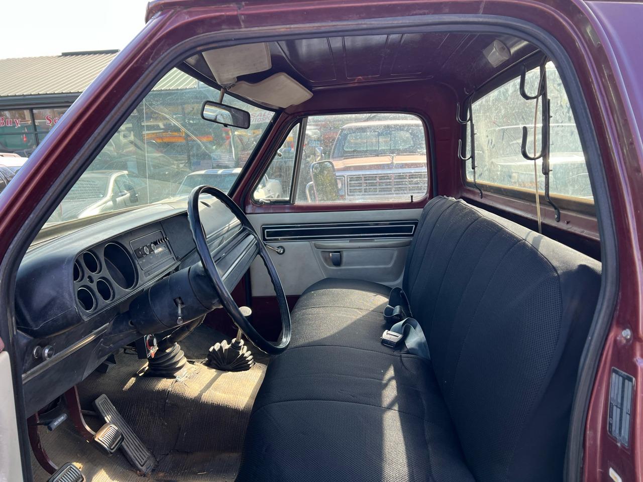 1975 Dodge W100 Power Wagon Adventurer