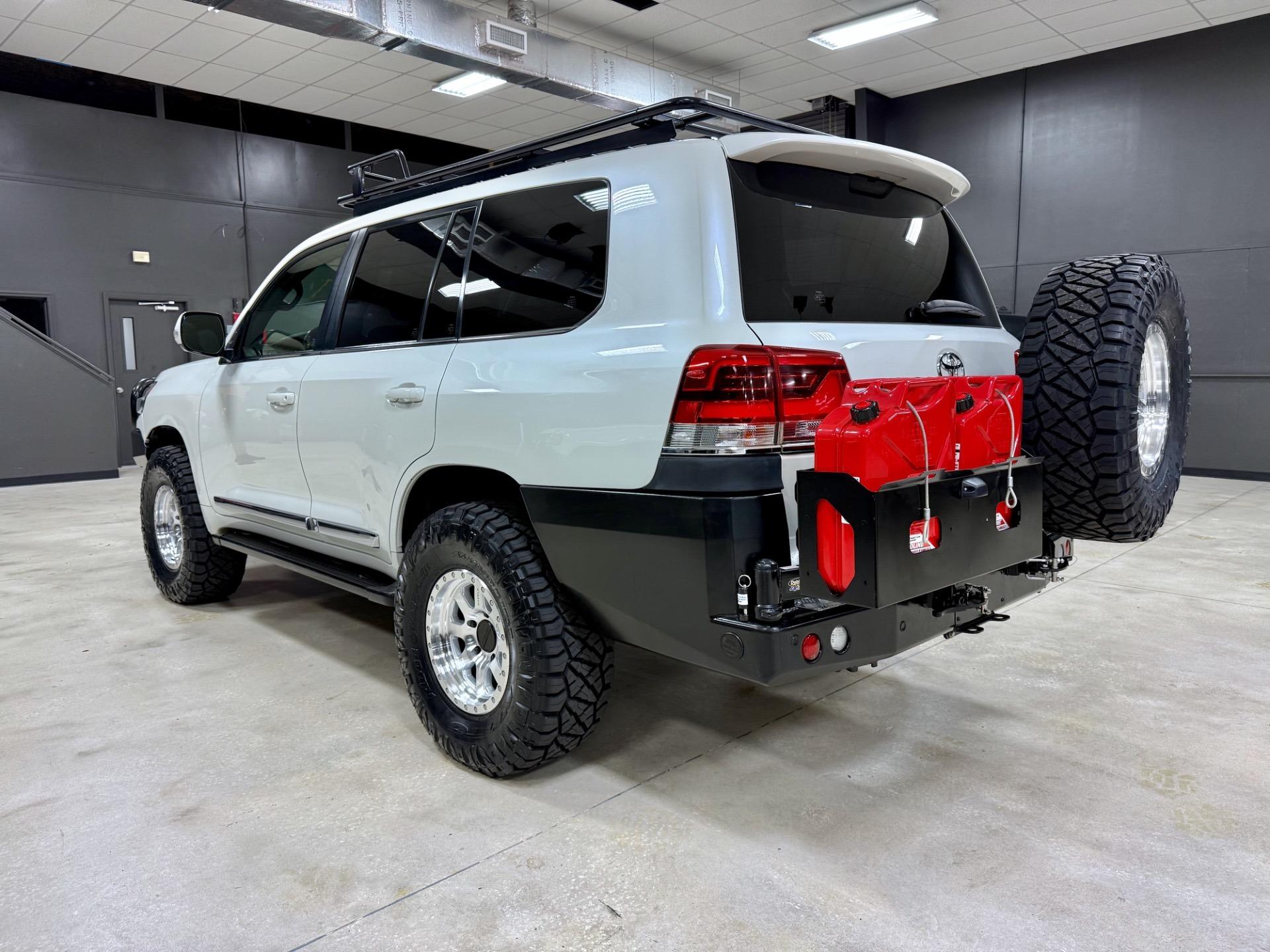 2017 Toyota Land Cruiser