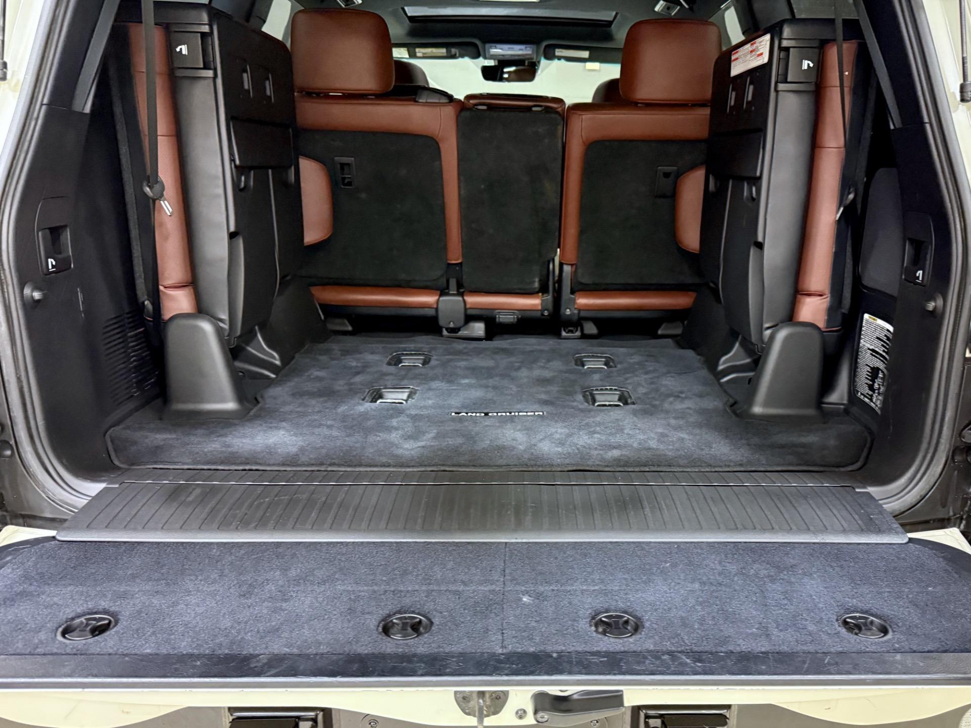 2017 Toyota Land Cruiser