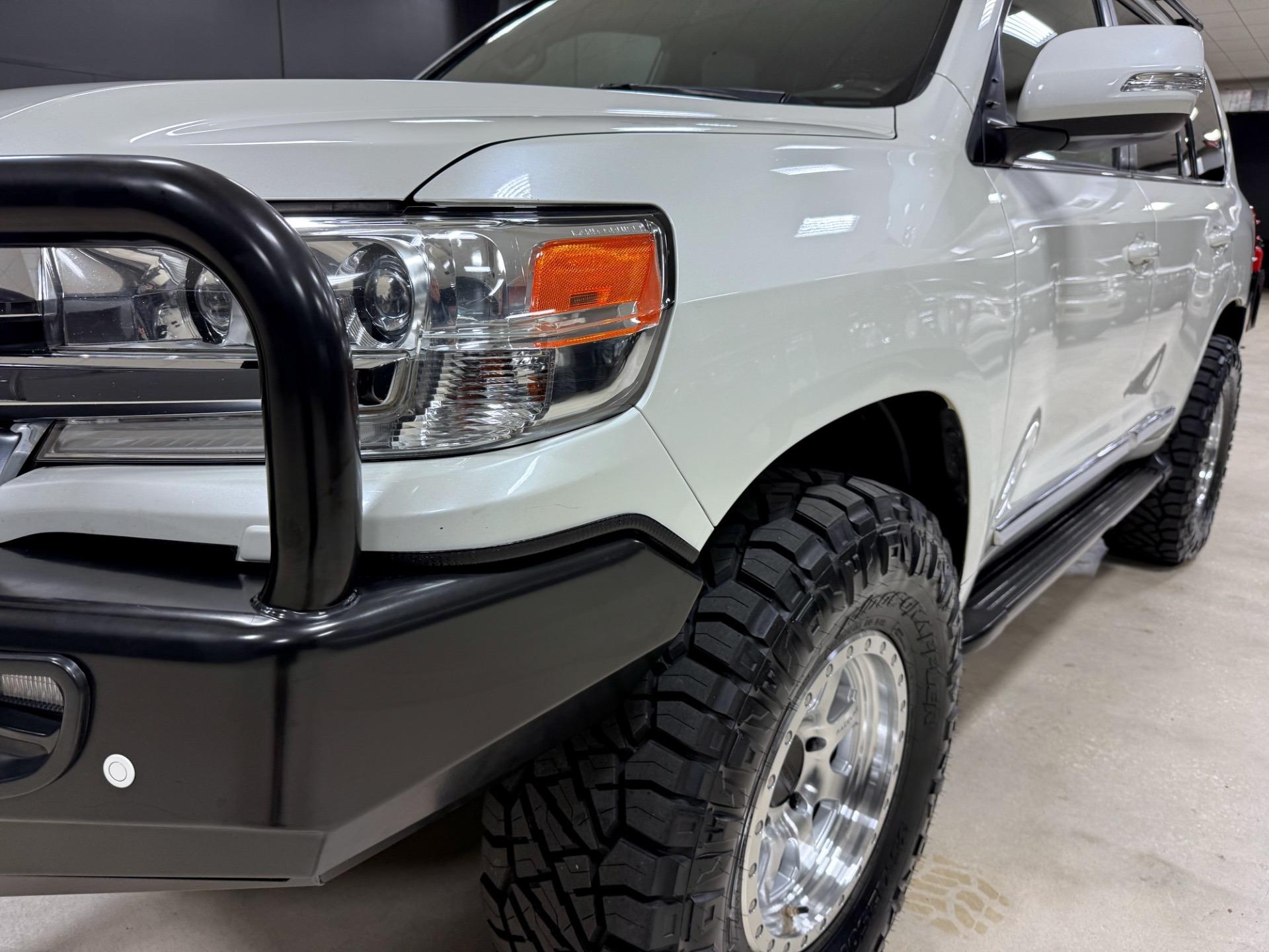 2017 Toyota Land Cruiser