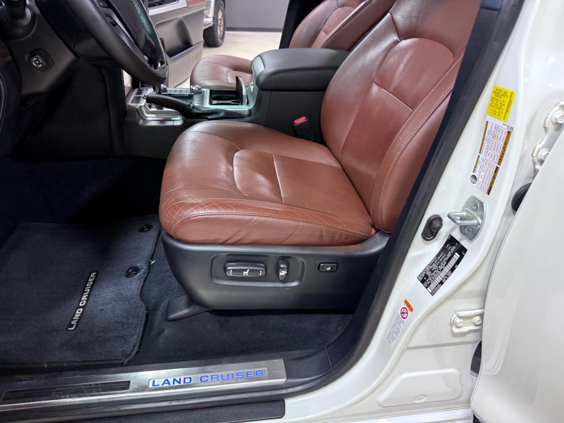 2017 Toyota Land Cruiser