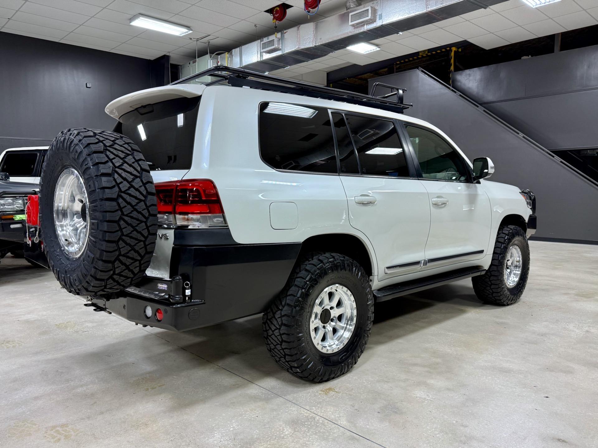 2017 Toyota Land Cruiser