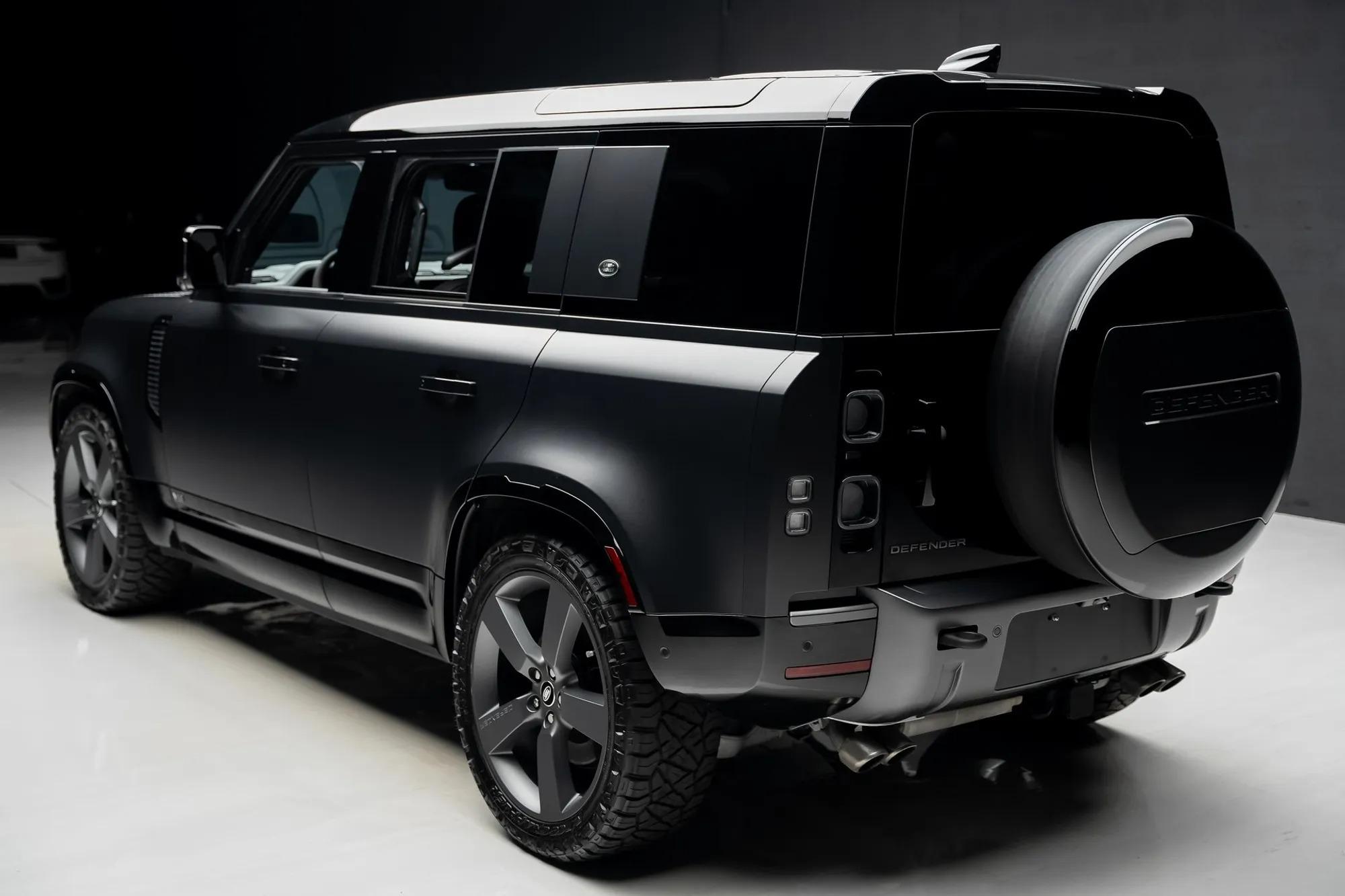 2024 Land Rover Defender 110 Carpathian Edition