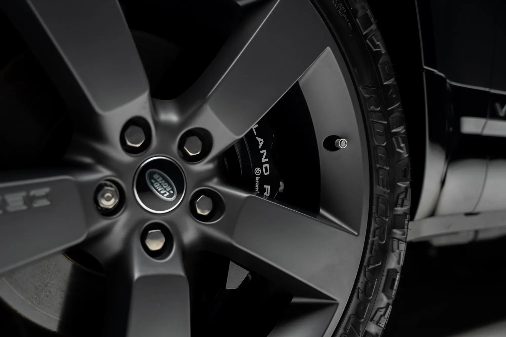 2024 Land Rover Defender 110 Carpathian Edition